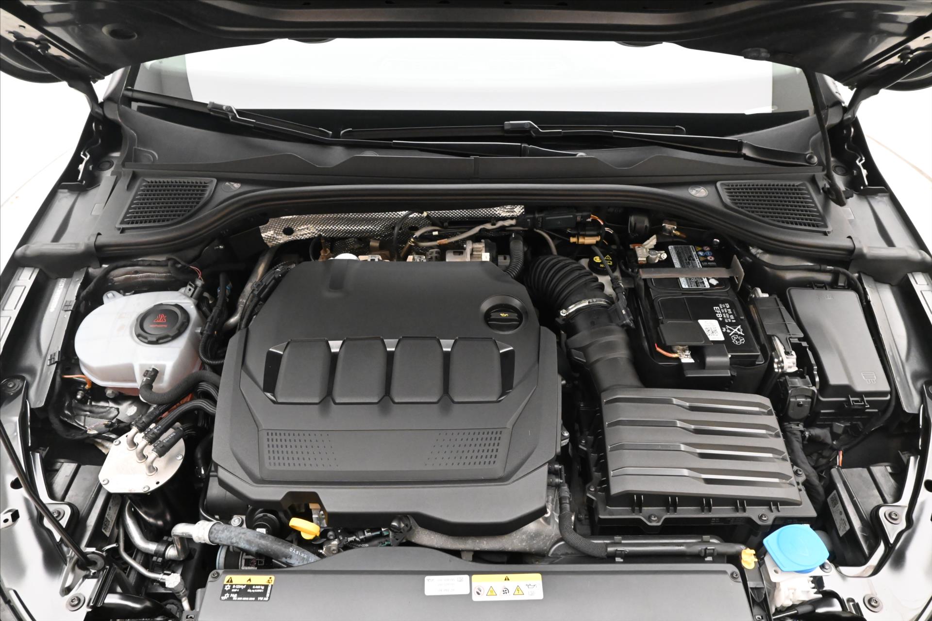 Hlavní fotografie vozu Volkswagen Golf 2,0 TDI 85 kW DSG Life Záruka až 5 let (9)