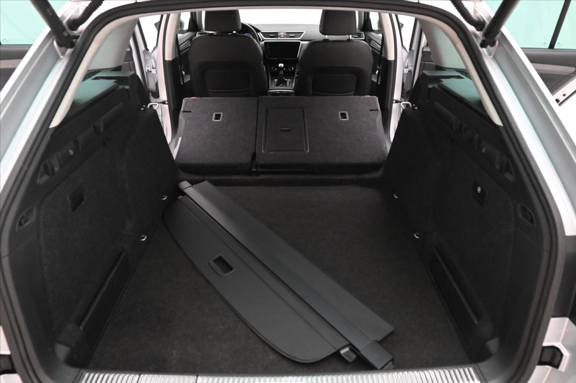 Hlavní fotografie vozu Škoda Superb 2,0 TDI 110 kW Style Záruka až 5 let (11)