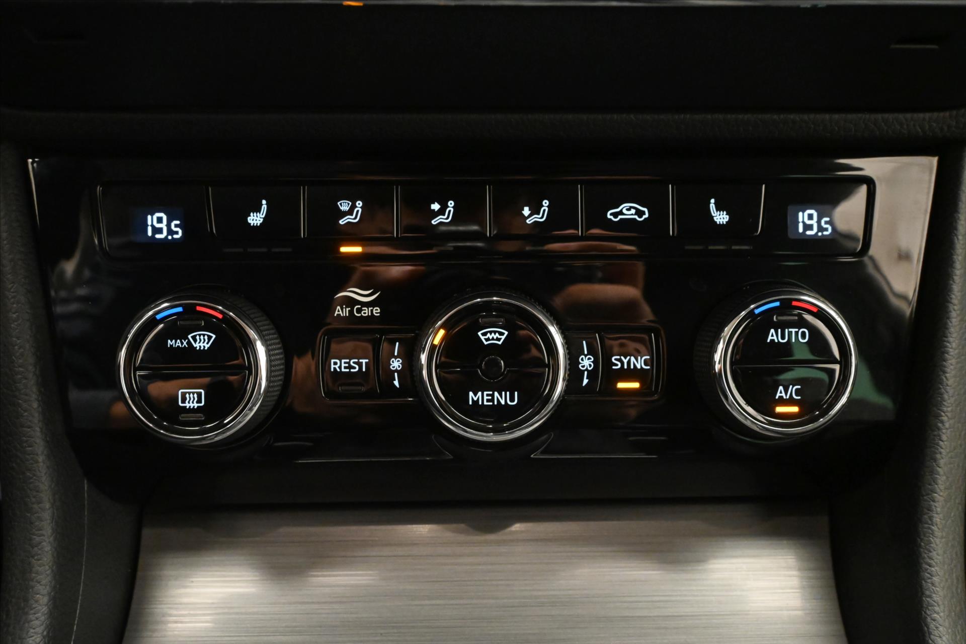 Hlavní fotografie vozu Škoda Superb 2,0 TDI 110 kW Style Záruka až 5 let (21)