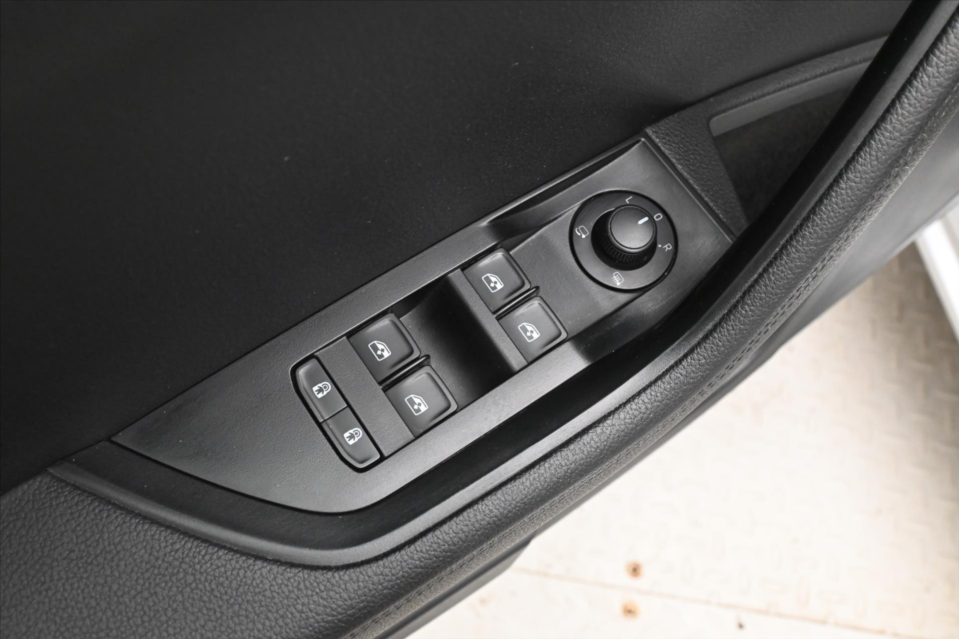 Hlavní fotografie vozu Škoda Superb 2,0 TDI 110 kW Style Záruka až 5 let (26)