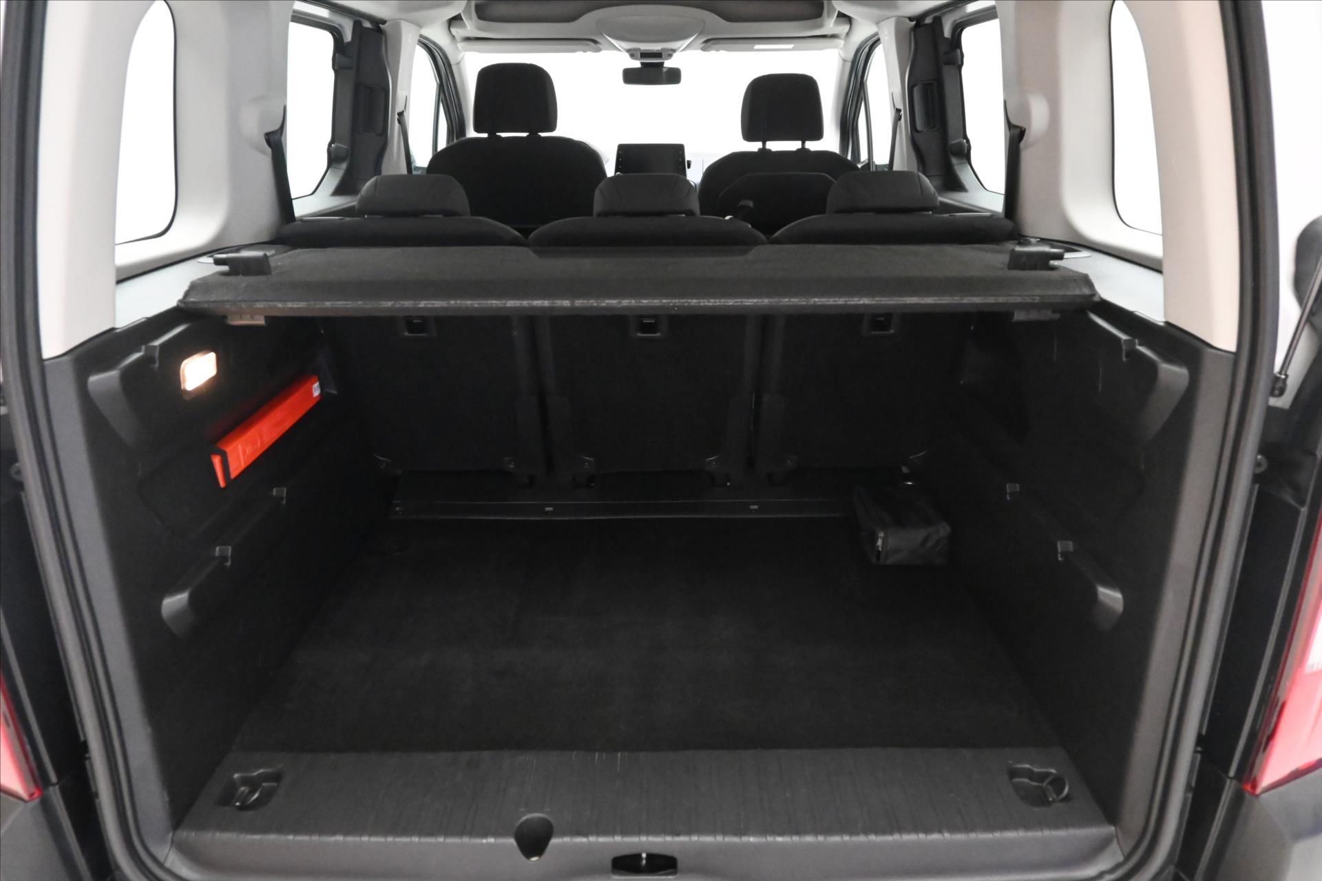 Hlavní fotografie vozu Peugeot Rifter 1,5 BlueHDI 75 kW Active Záruka až 5 let (10)