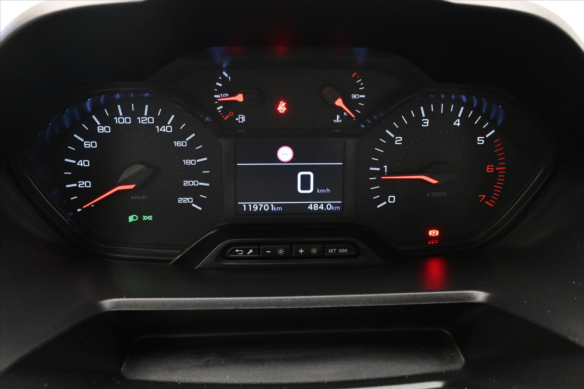 Hlavní fotografie vozu Peugeot Rifter 1,5 BlueHDI 75 kW Active Záruka až 5 let (16)