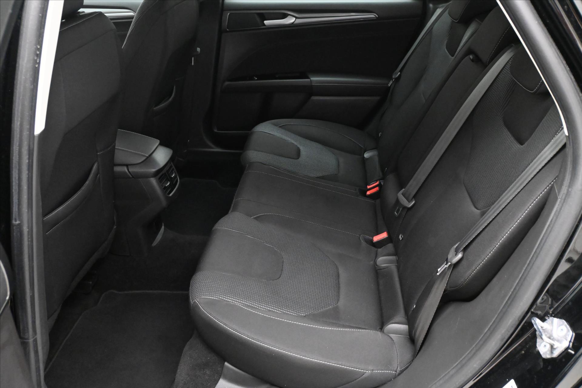 Main photo of the car Ford Mondeo 2.0 EcoBlue 140kW AT8 Titanium Warranty up to 5 years (14)