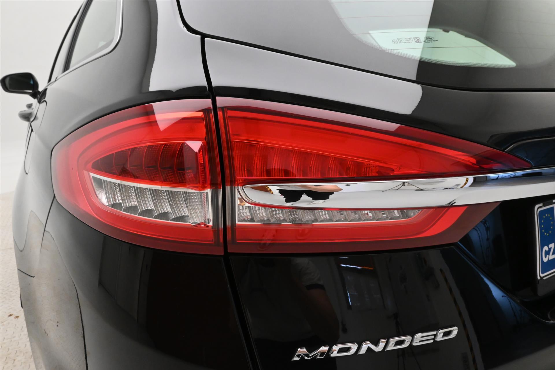 Main photo of the car Ford Mondeo 2.0 EcoBlue 140kW AT8 Titanium Warranty up to 5 years (30)