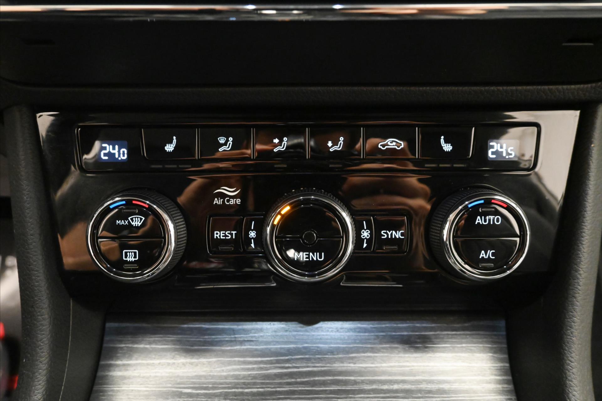 Hlavní fotografie vozu Škoda Superb 2,0 TDI 110kW DSG Style Záruka až 5 let (21)