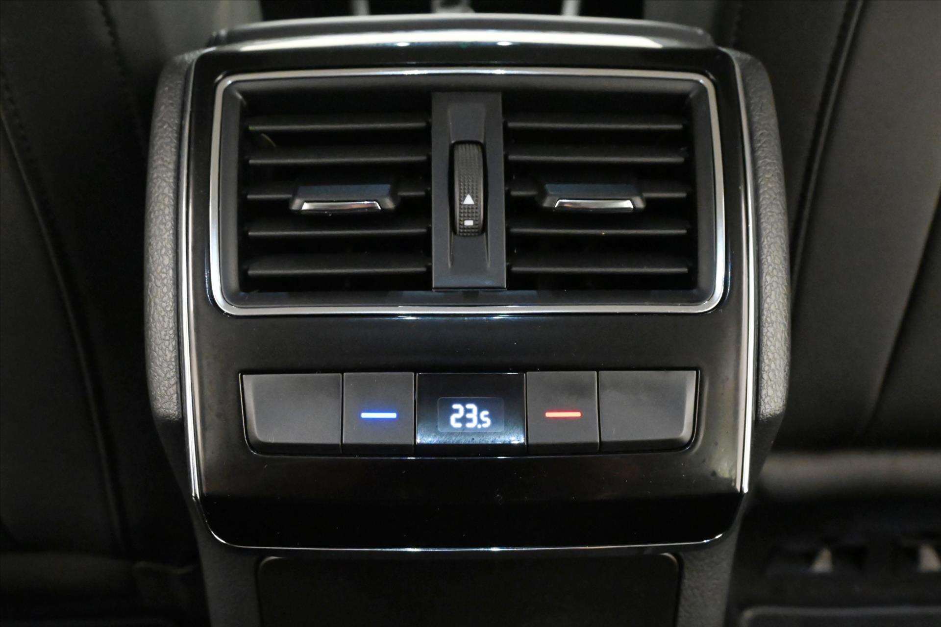 Hlavní fotografie vozu Škoda Superb 2,0 TDI 110kW DSG Style Záruka až 5 let (22)