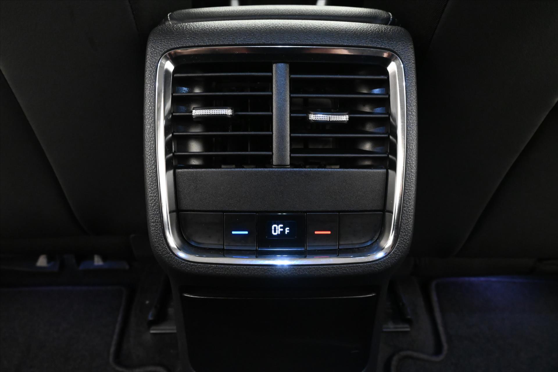 Hlavní fotografie vozu Škoda Octavia 2,0 TDI 110 kW DSG Style Záruka až 5 let (22)