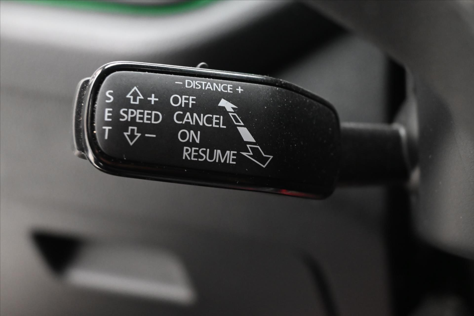 Hlavní fotografie vozu Škoda Octavia 2,0 TDI 110 kW DSG Style Záruka až 5 let (24)