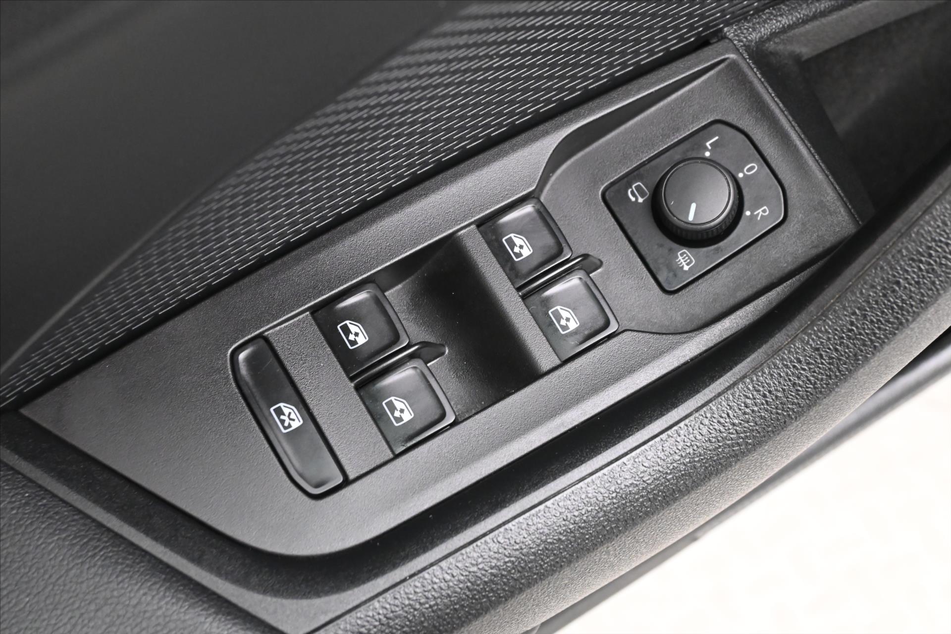 Hlavní fotografie vozu Škoda Octavia 2,0 TDI 110 kW DSG Style Záruka až 5 let (26)