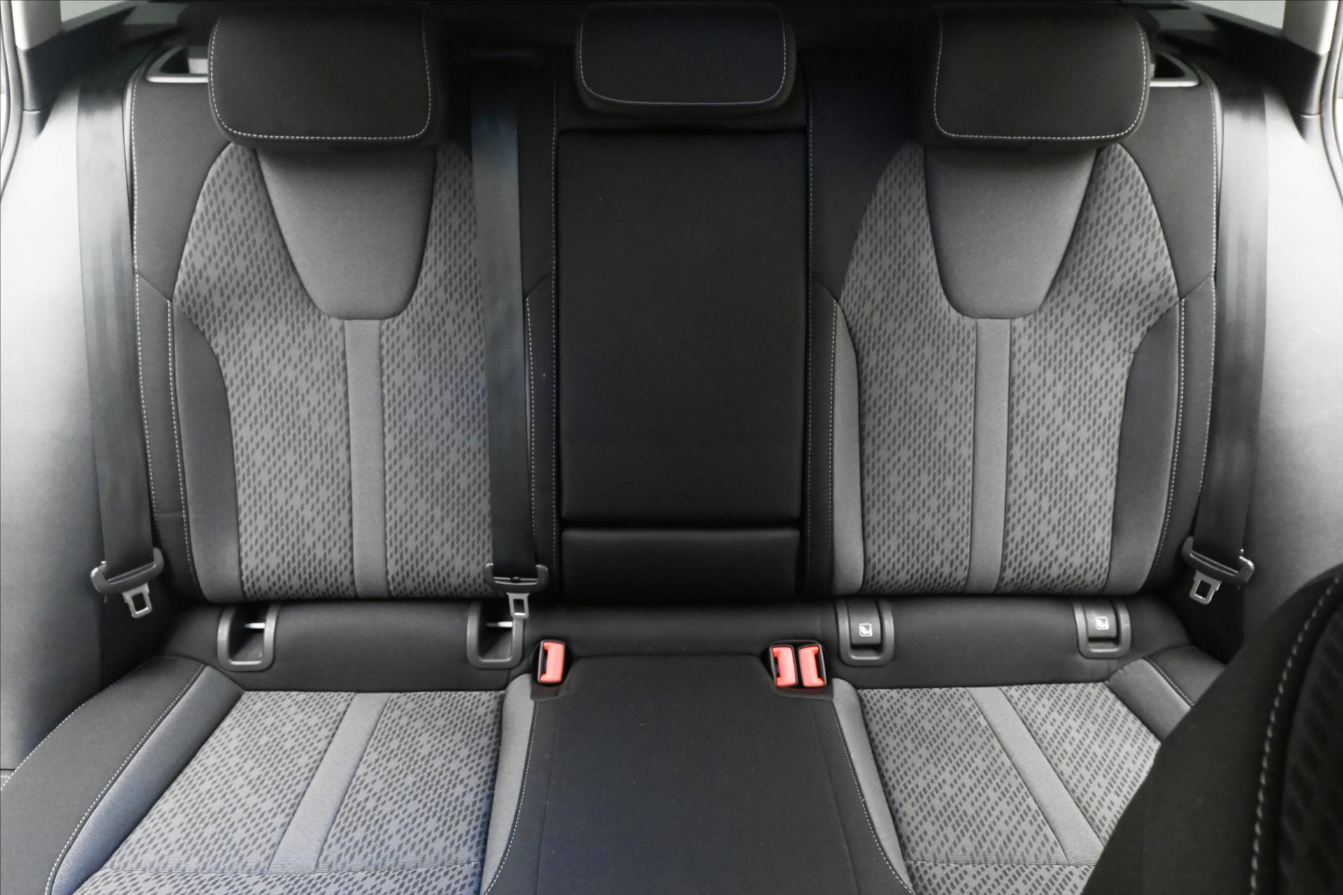 Hlavní fotografie vozu Škoda Octavia 2,0 TDI 110 kW DSG Style Záruka až 5 let (28)