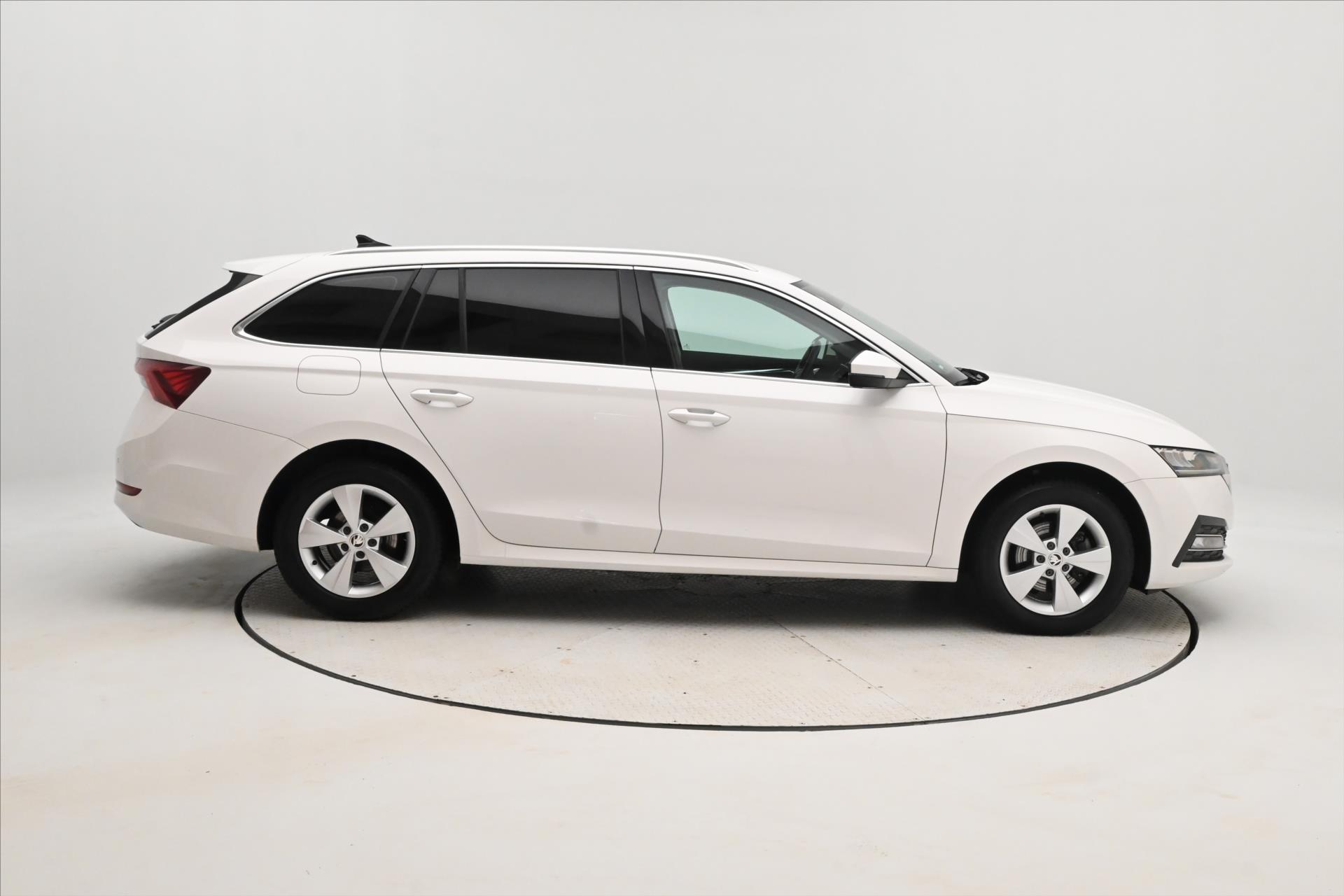 Hlavní fotografie vozu Škoda Octavia 2,0 TDI 110 kW DSG Style Záruka až 5 let (4)