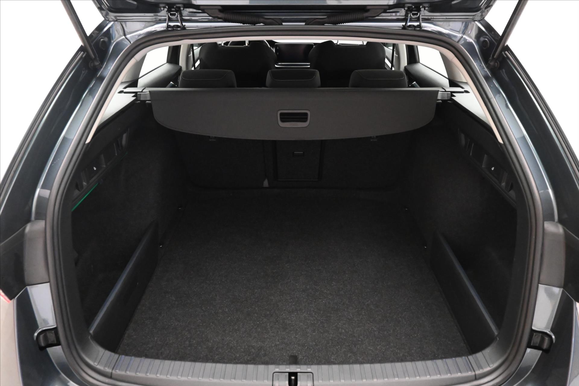 Hlavní fotografie vozu Škoda Octavia 2,0 TDI 110 KW DSG STYLE Záruka až 5 let (10)