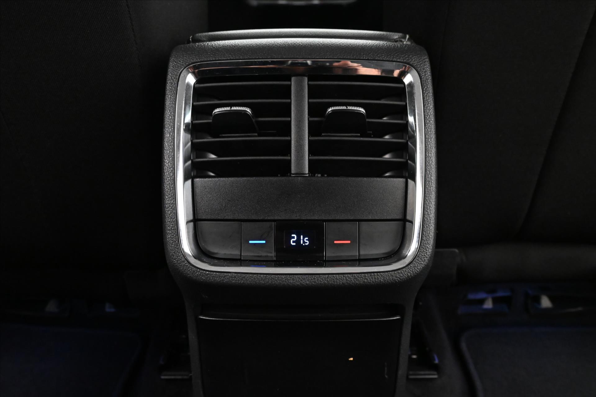 Hlavní fotografie vozu Škoda Octavia 2,0 TDI 110 KW DSG STYLE Záruka až 5 let (22)