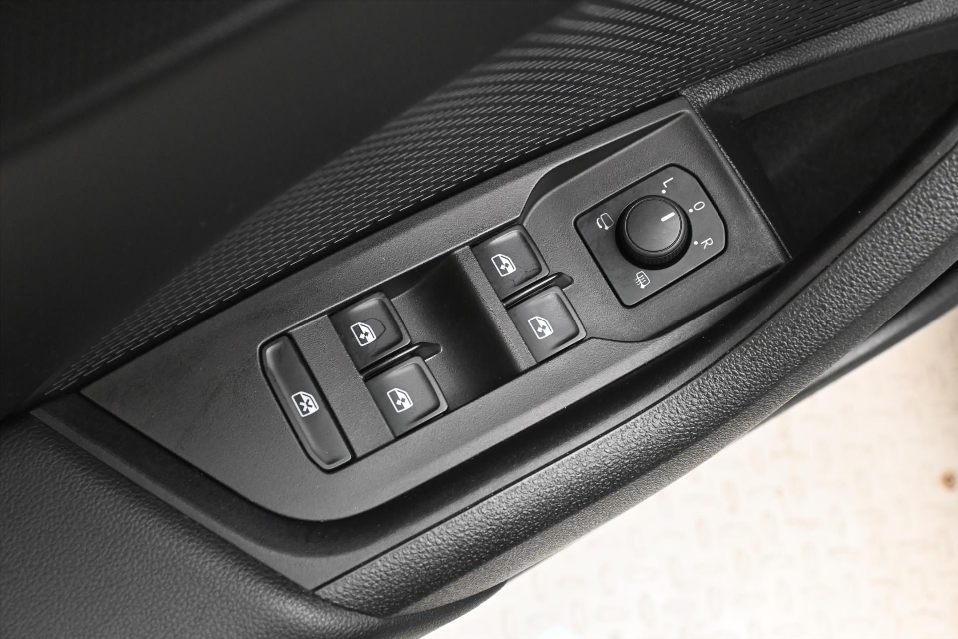 Hlavní fotografie vozu Škoda Octavia 2,0 TDI 110 KW DSG STYLE Záruka až 5 let (26)