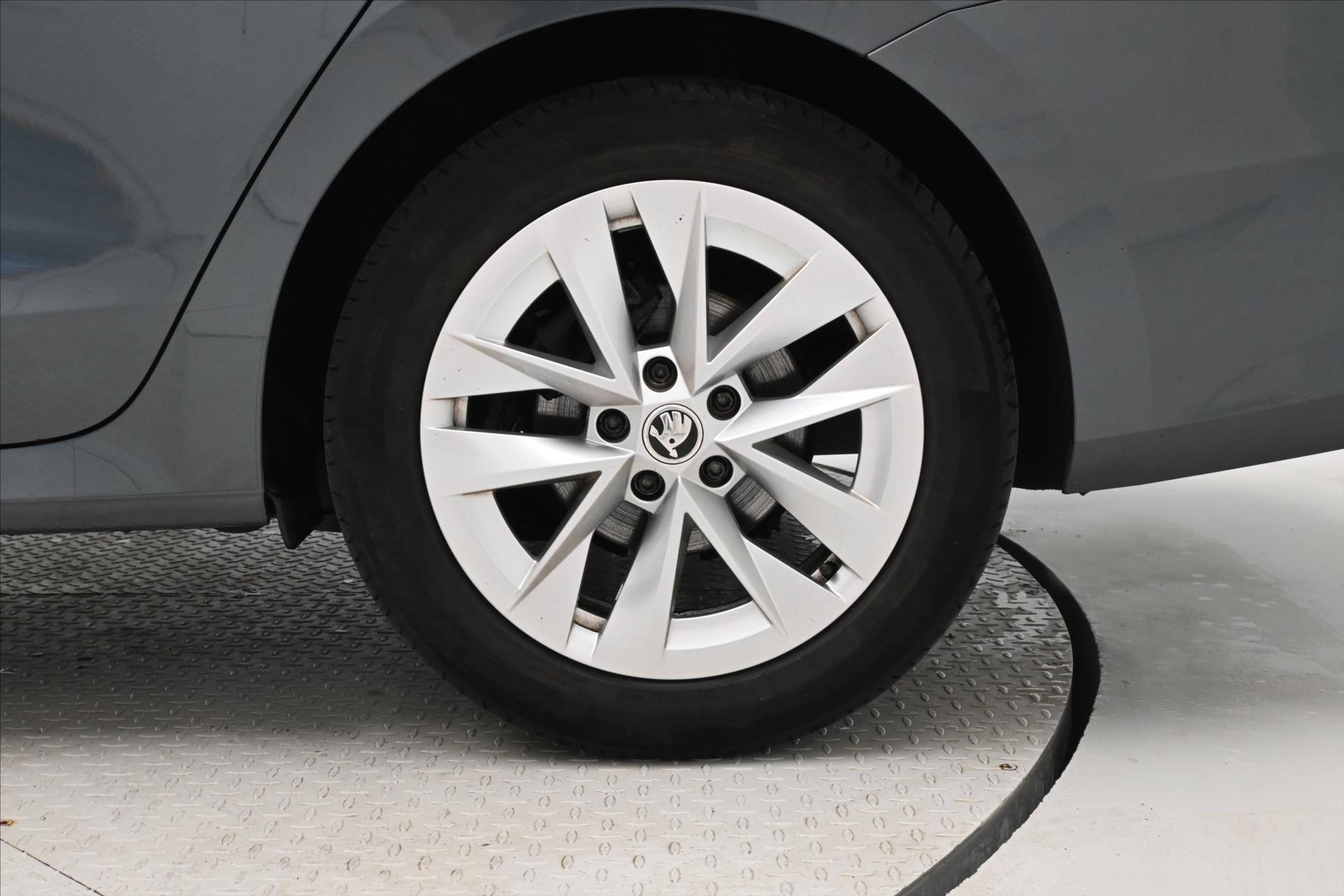 Hlavní fotografie vozu Škoda Octavia 2,0 TDI 110 KW DSG STYLE Záruka až 5 let (31)