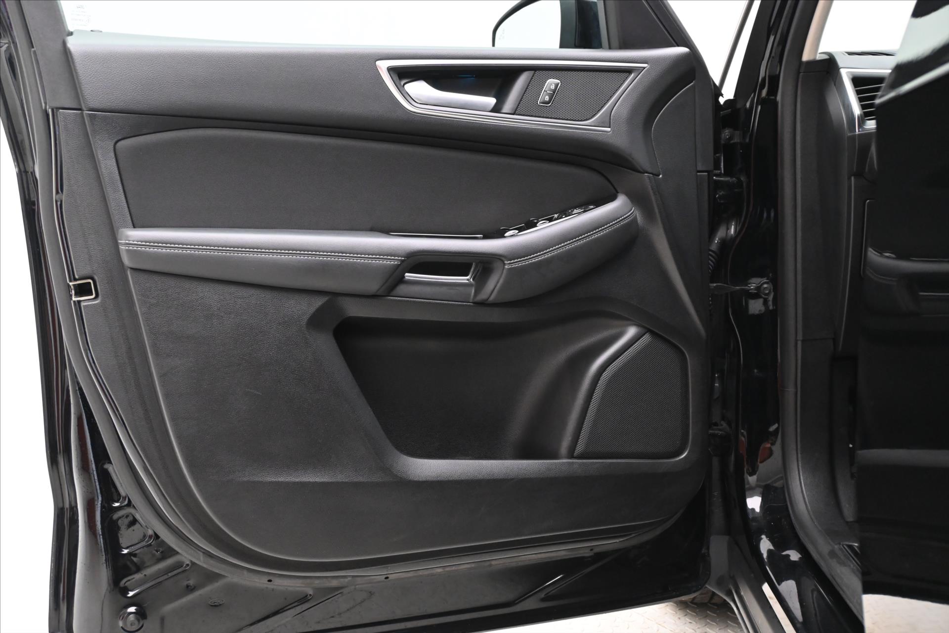 Main photo of the car Ford Galaxy 2.0 EcoBlue 140 kW AT8 Titanium 7 seats Warranty up to 5 years (25)