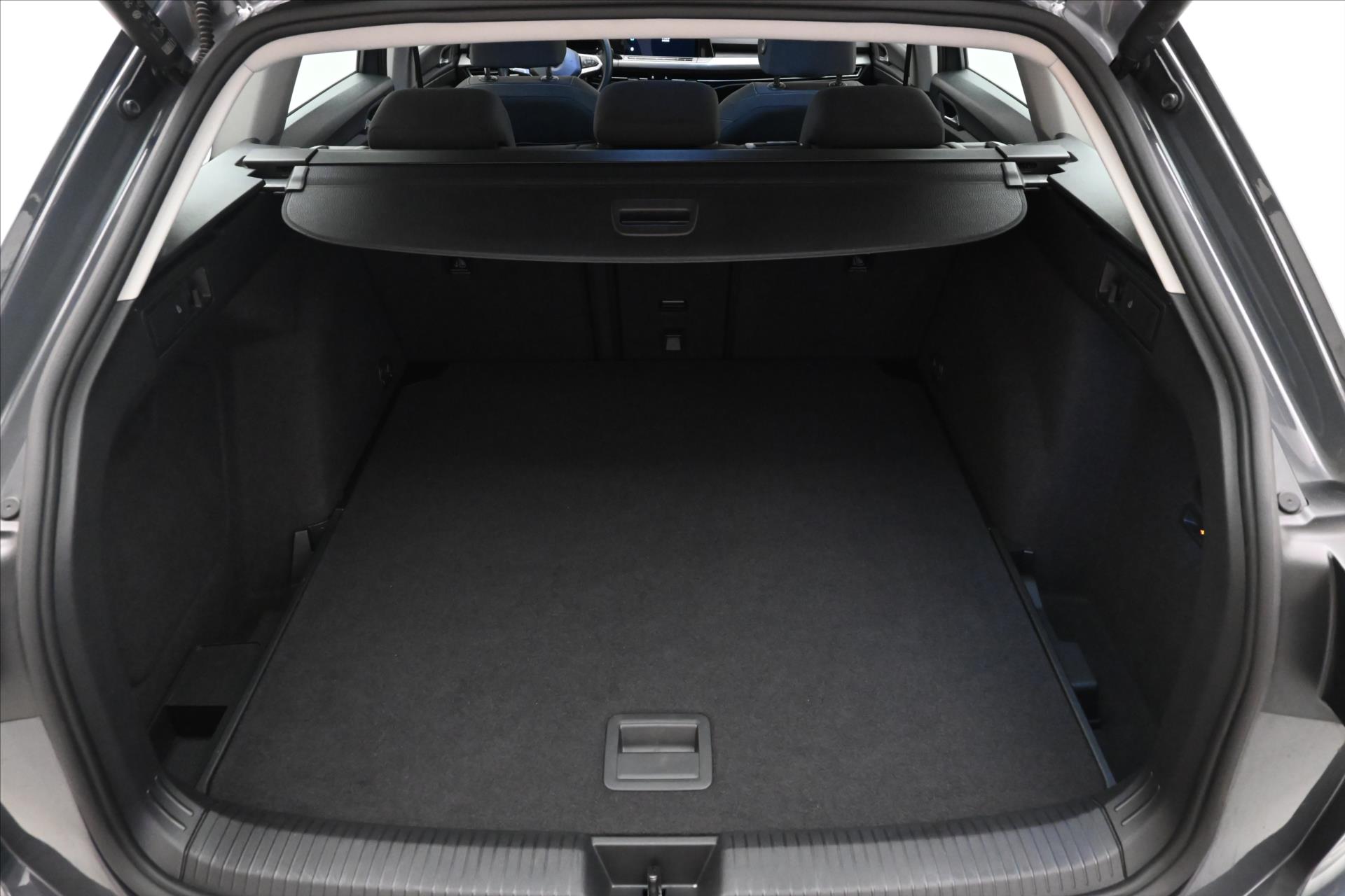 Hlavní fotografie vozu Volkswagen Golf 2,0 TDI 110KW DSG STYLE Záruka až 5 let (10)