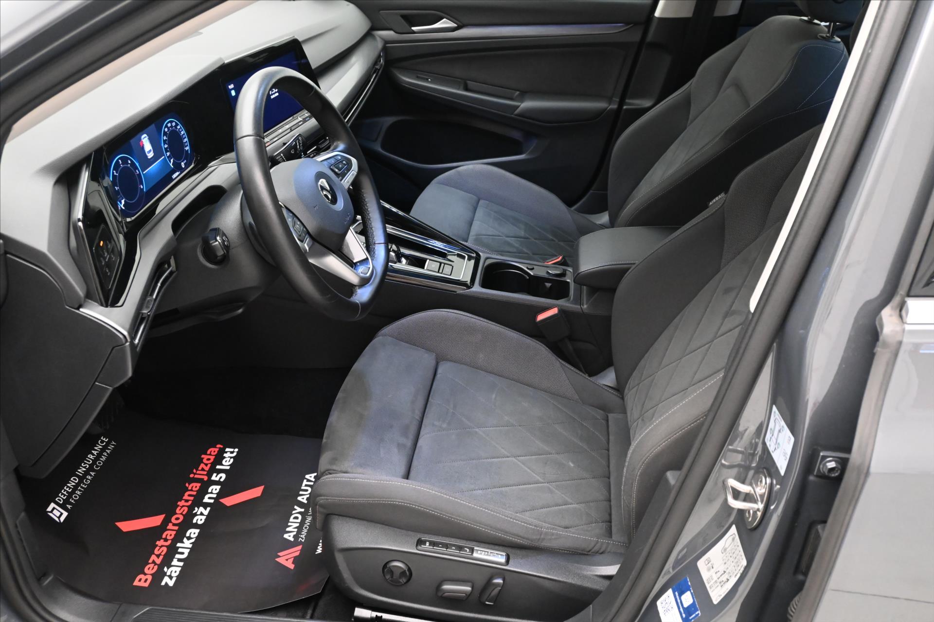 Hlavní fotografie vozu Volkswagen Golf 2,0 TDI 110KW DSG STYLE Záruka až 5 let (13)