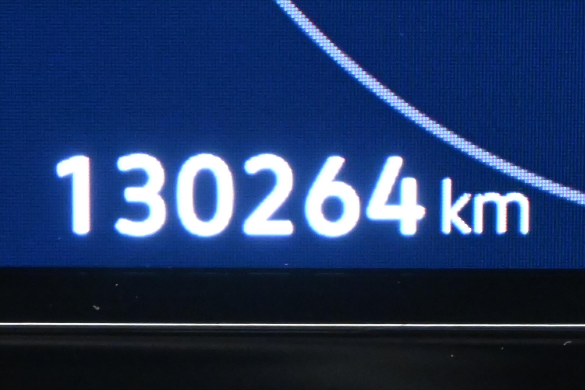 Hlavní fotografie vozu Volkswagen Golf 2,0 TDI 110KW DSG STYLE Záruka až 5 let (17)