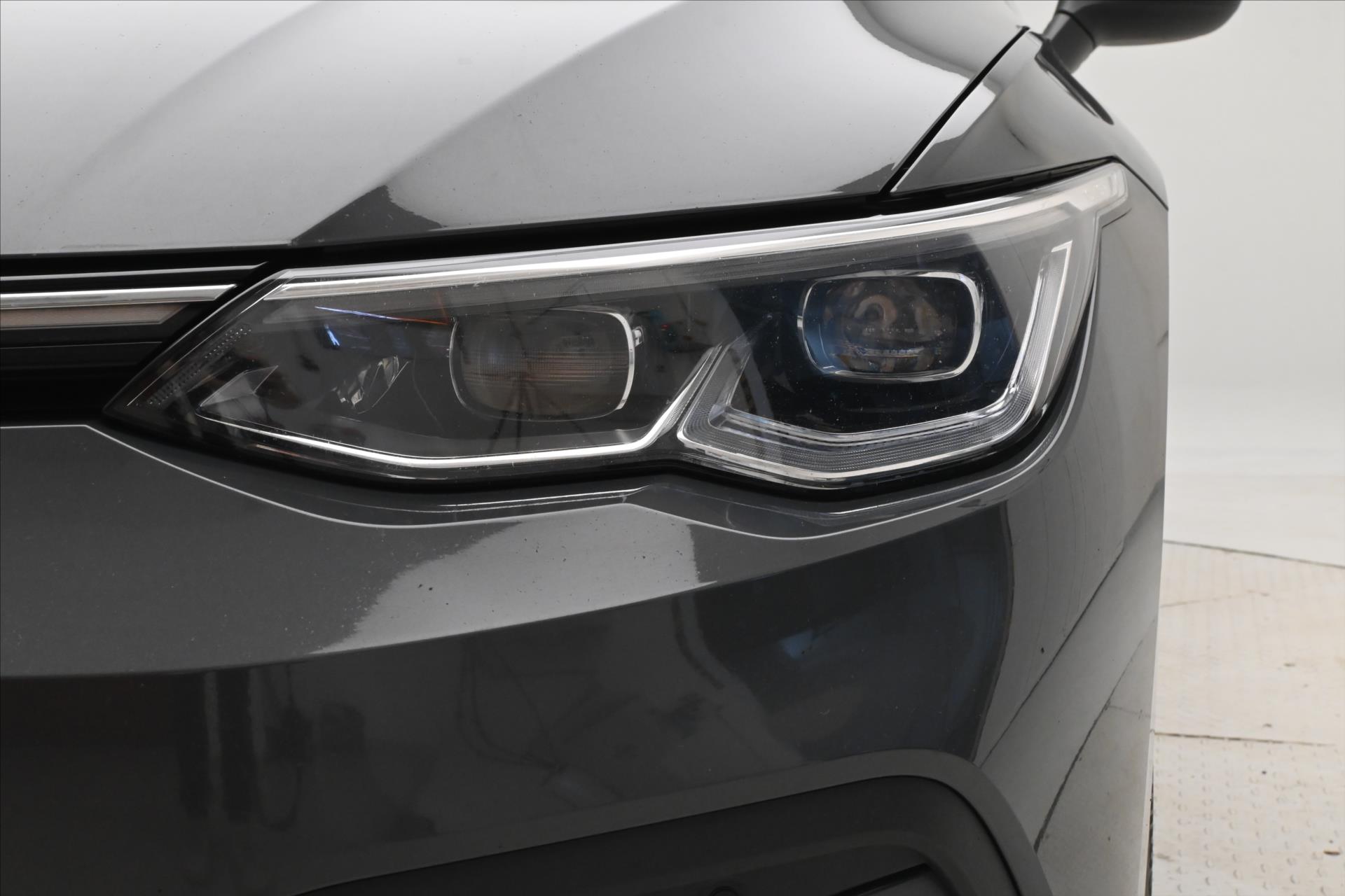 Hlavní fotografie vozu Volkswagen Golf 2,0 TDI 110KW DSG STYLE Záruka až 5 let (29)