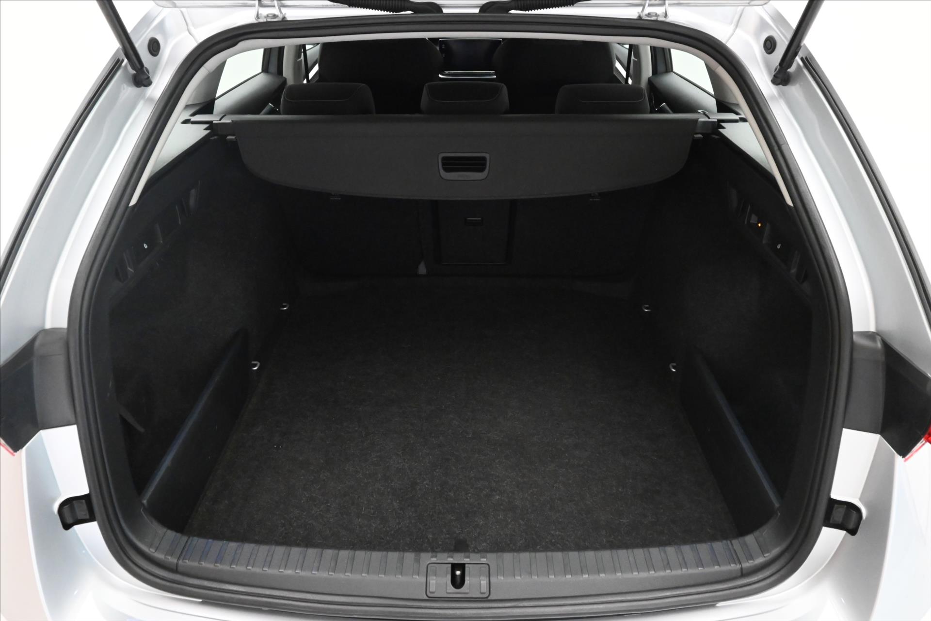 Main photo of the car Skoda Octavia 2.0 TDI 110kW DSG Style Warranty up to 5 years (10)