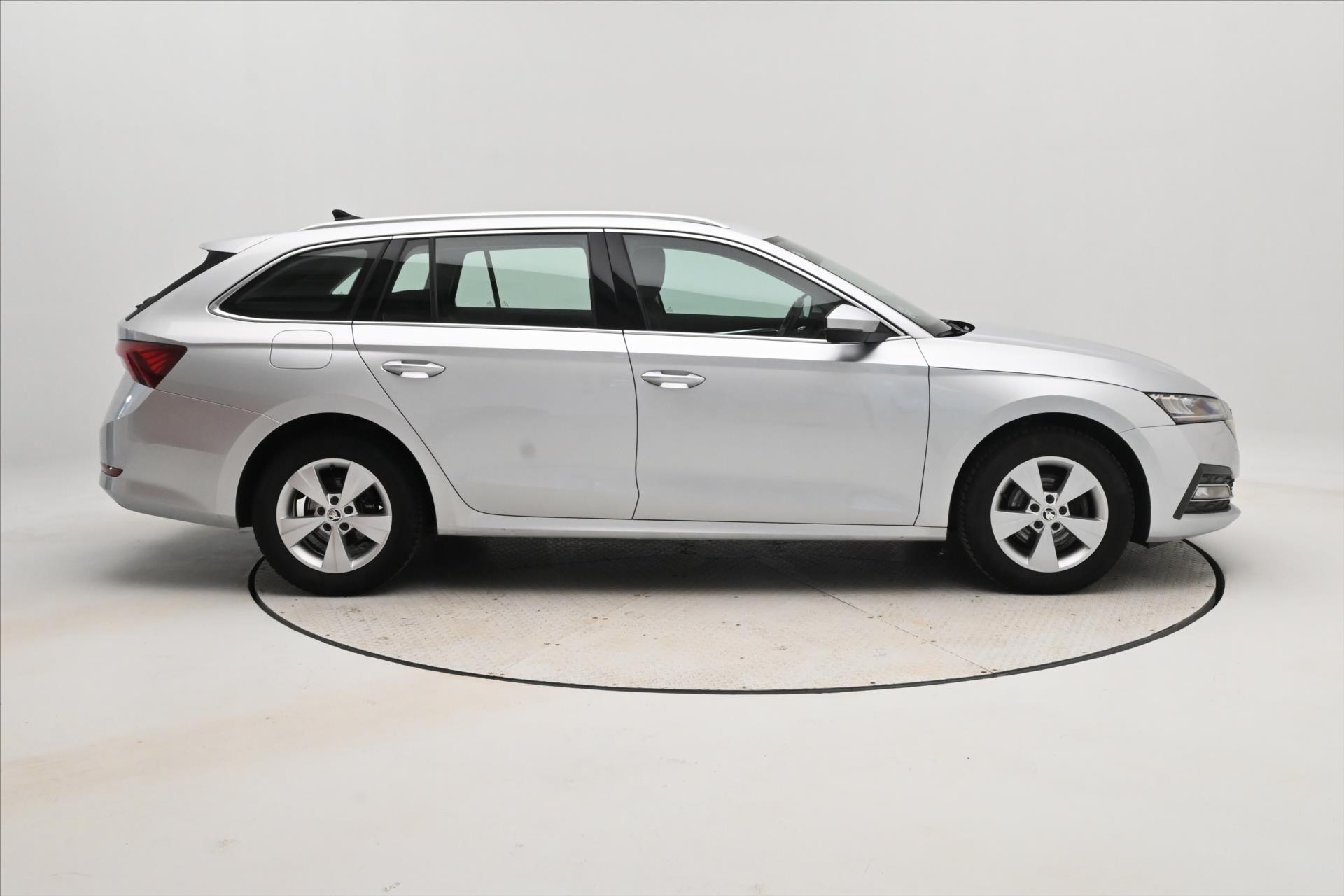 Main photo of the car Skoda Octavia 2.0 TDI 110kW DSG Style Warranty up to 5 years (4)