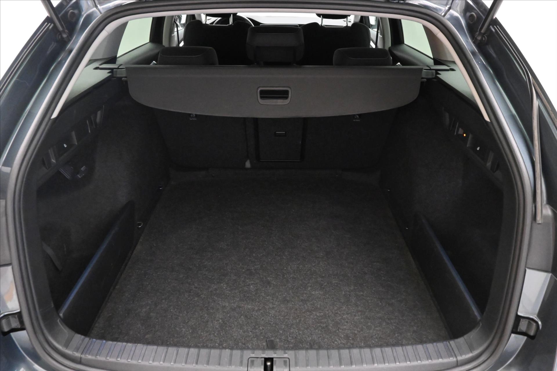 Hlavní fotografie vozu Škoda Octavia 2,0 TDI 110 kW DSG Style Záruka až 5 let (10)