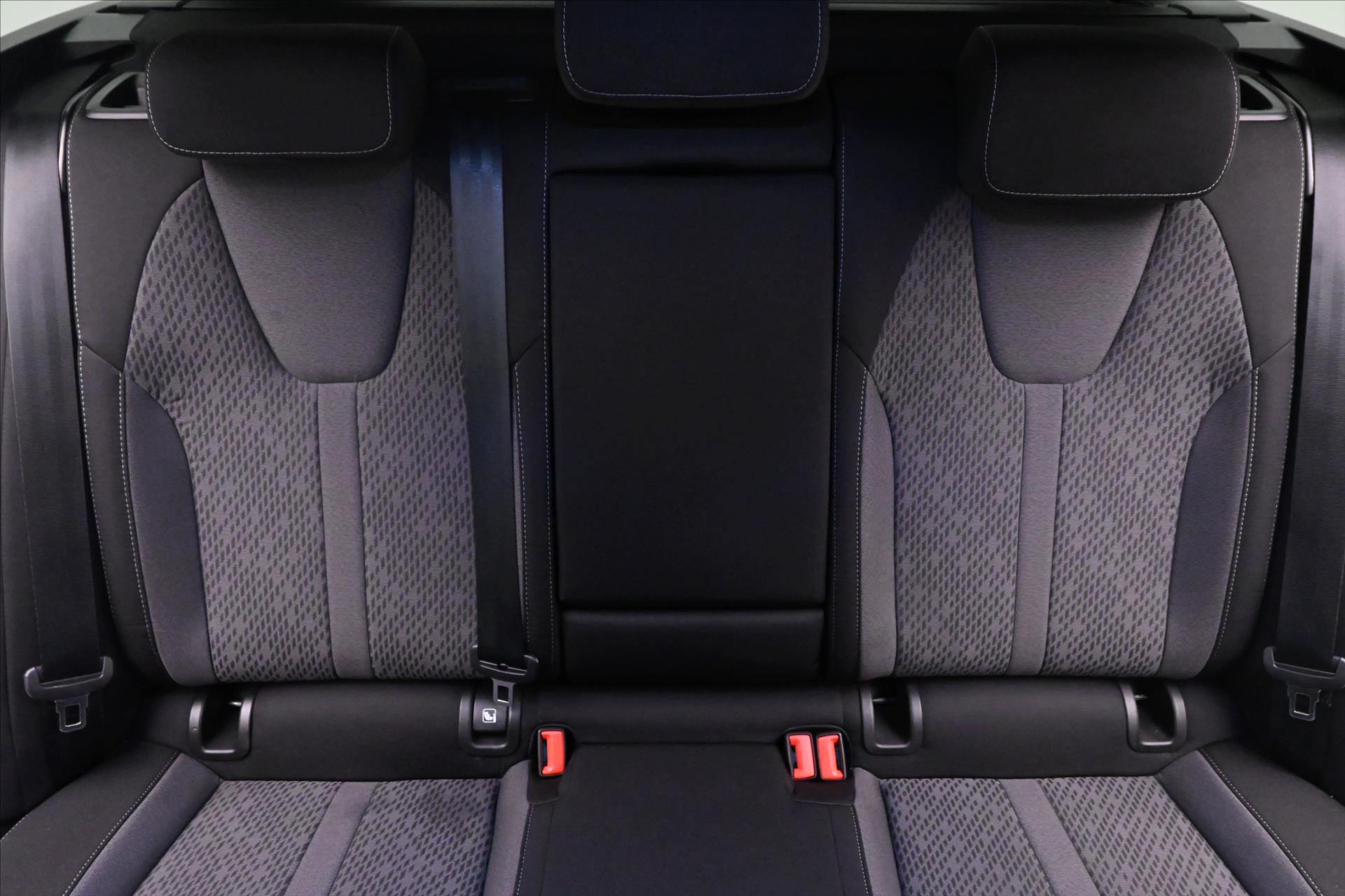 Hlavní fotografie vozu Škoda Octavia 2,0 TDI 110 kW DSG Style Záruka až 5 let (28)