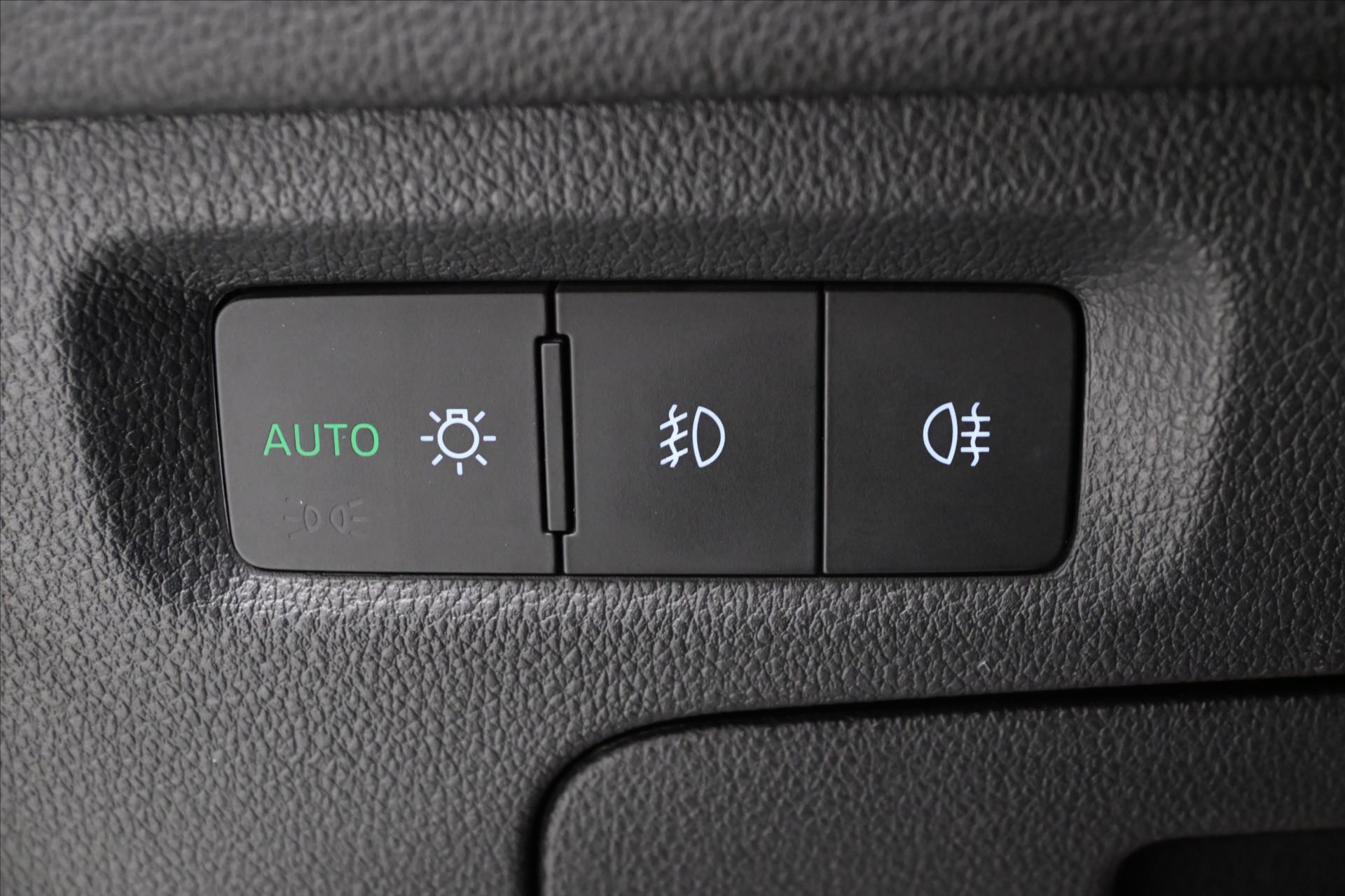 Hlavní fotografie vozu Škoda Octavia 2,0 TDI 110kW DSG Style Záruka až 5 let (27)