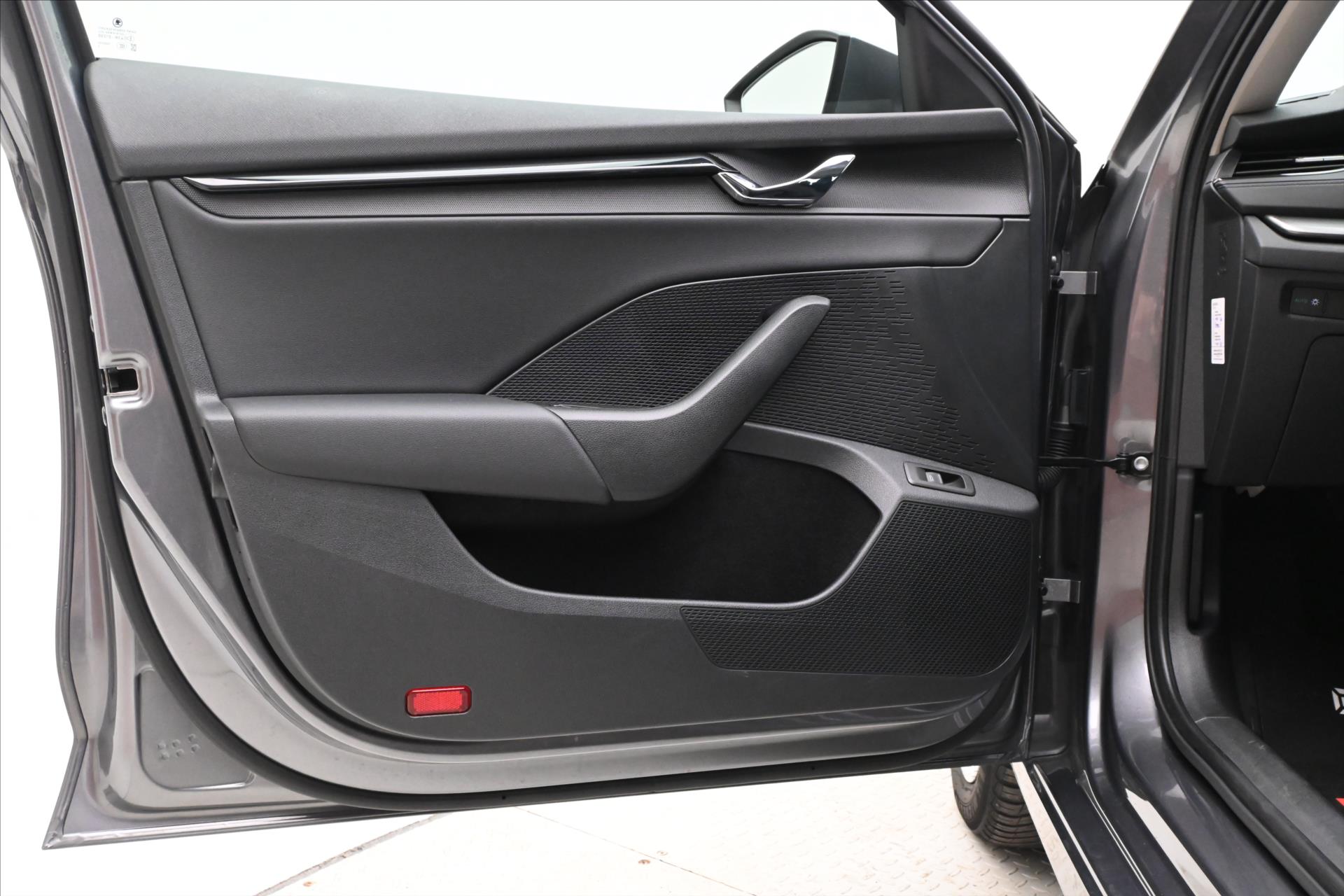 Hlavní fotografie vozu Škoda Octavia 2,0 TDI 110 kW DSG Ambition Záruka až 5 let (23)