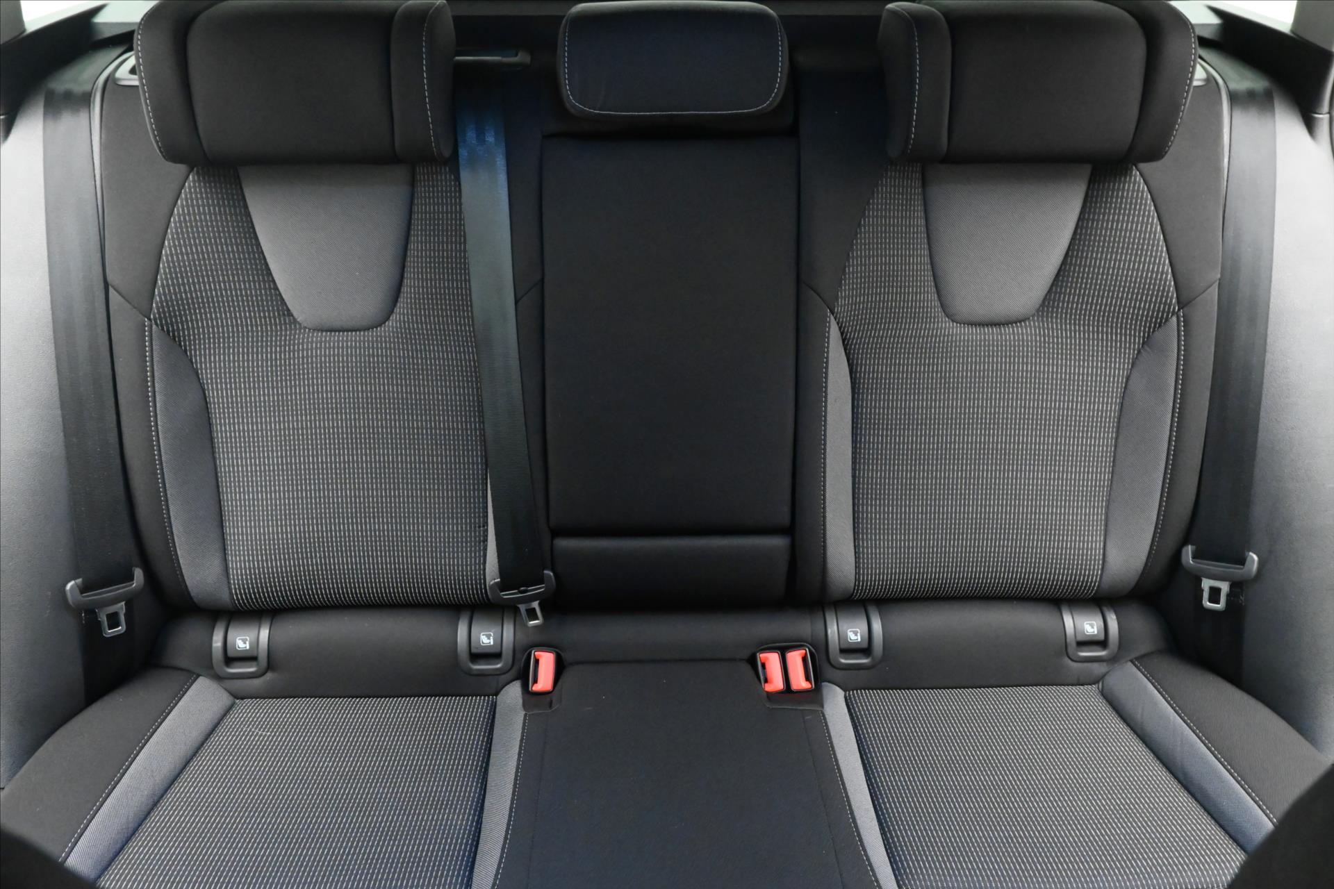 Hlavní fotografie vozu Škoda Octavia 2,0 TDI 110 kW DSG Ambition Záruka až 5 let (27)