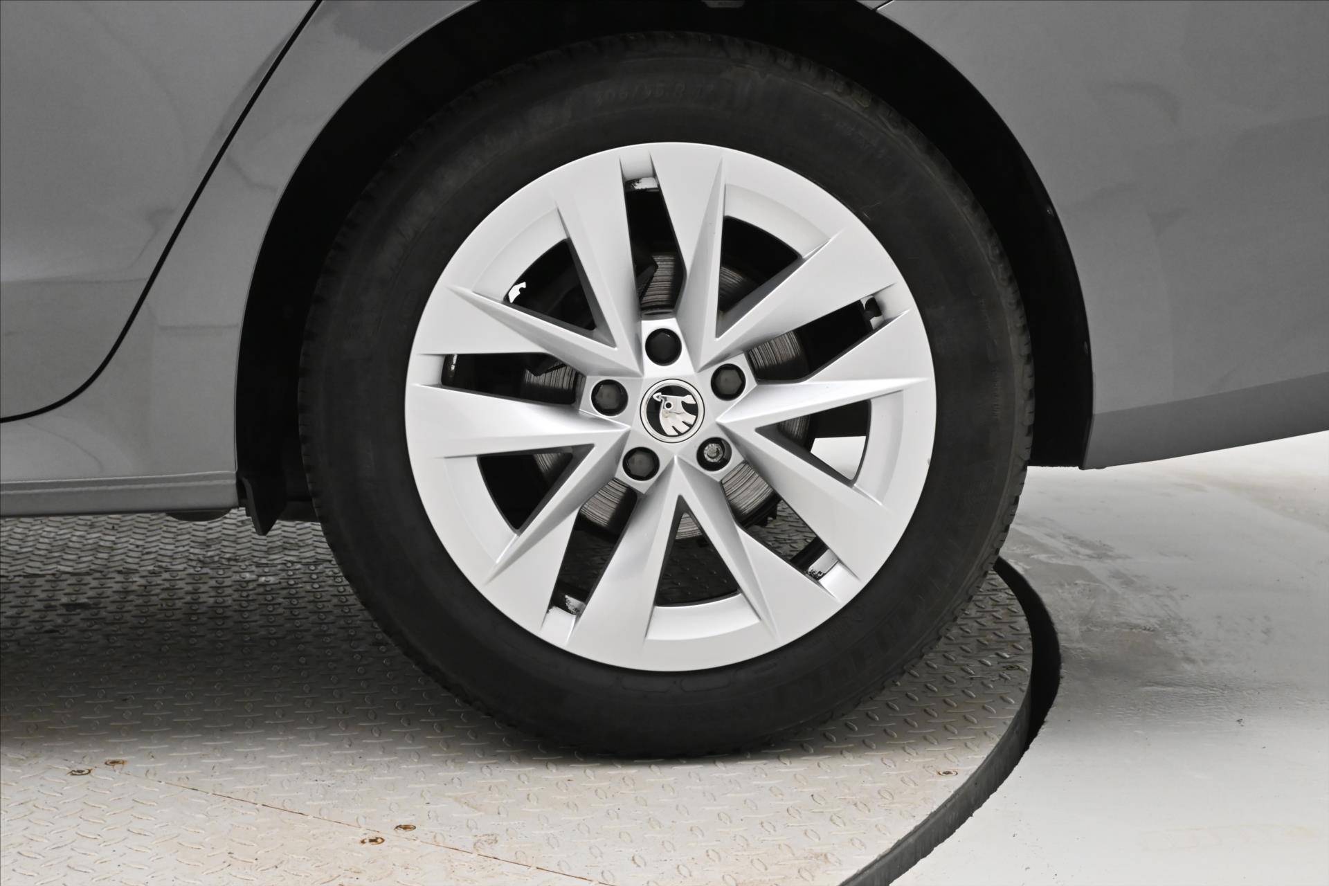 Hlavní fotografie vozu Škoda Octavia 2,0 TDI 110 kW DSG Ambition Záruka až 5 let (31)