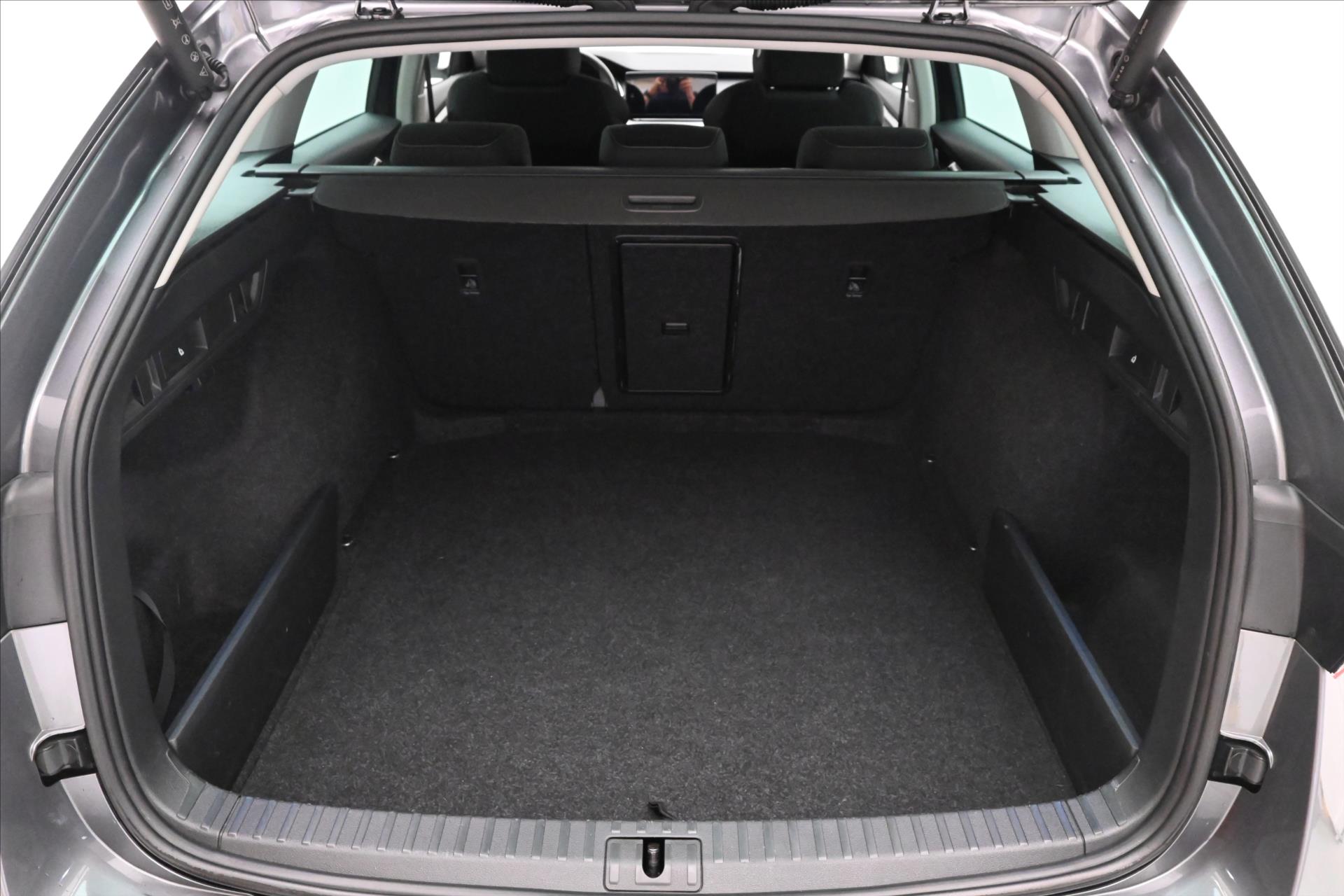 Hlavní fotografie vozu Škoda Octavia 2,0 TDI 110 kW Ambition Záruka až 5 let (10)