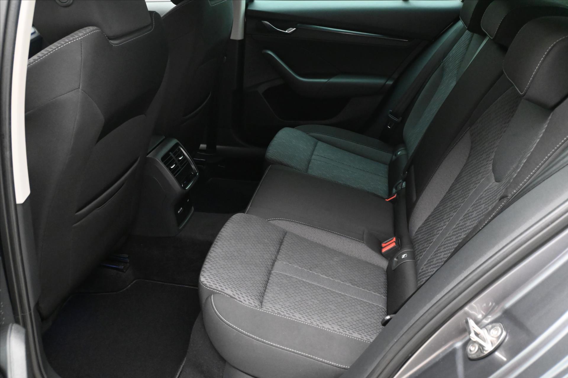 Hlavní fotografie vozu Škoda Octavia 2,0 TDI 110 kW Ambition Záruka až 5 let (14)