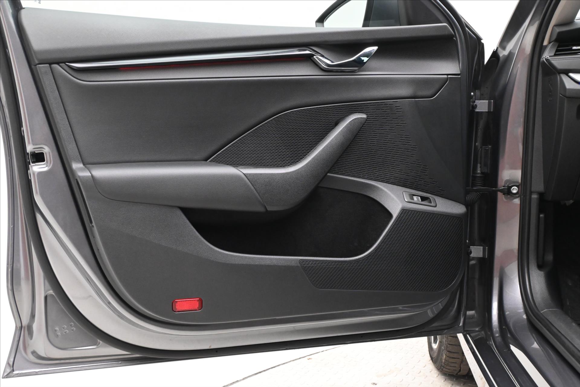 Hlavní fotografie vozu Škoda Octavia 2,0 TDI 110 kW Ambition Záruka až 5 let (25)