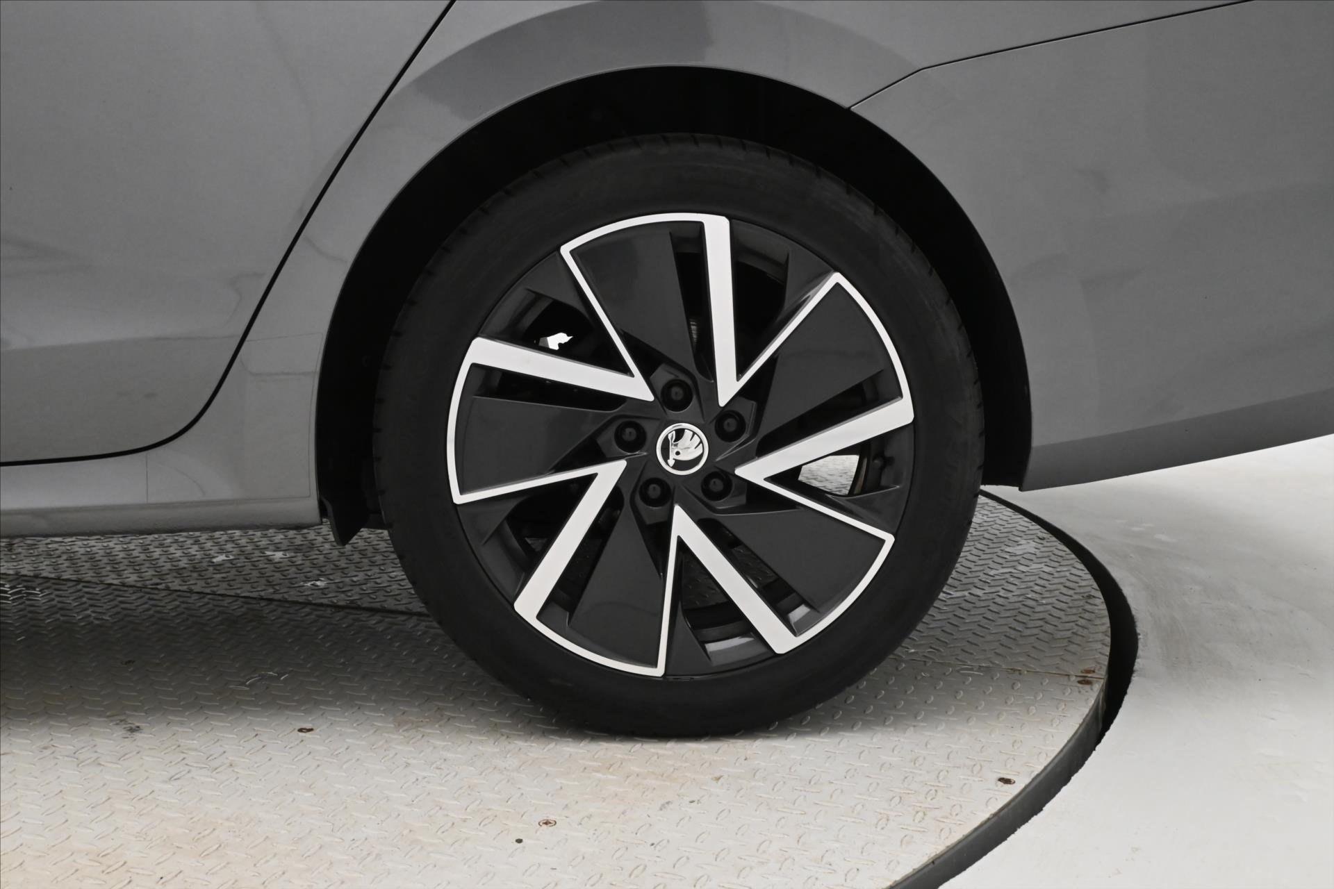 Hlavní fotografie vozu Škoda Octavia 2,0 TDI 110 kW Ambition Záruka až 5 let (32)