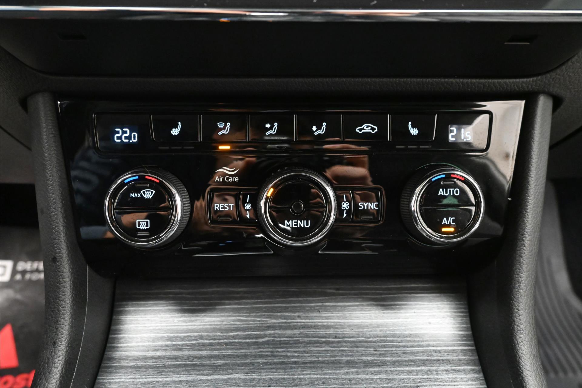 Hlavní fotografie vozu Škoda Superb 2,0 TDI 110KW DSG STYLE Záruka až 5 let (21)