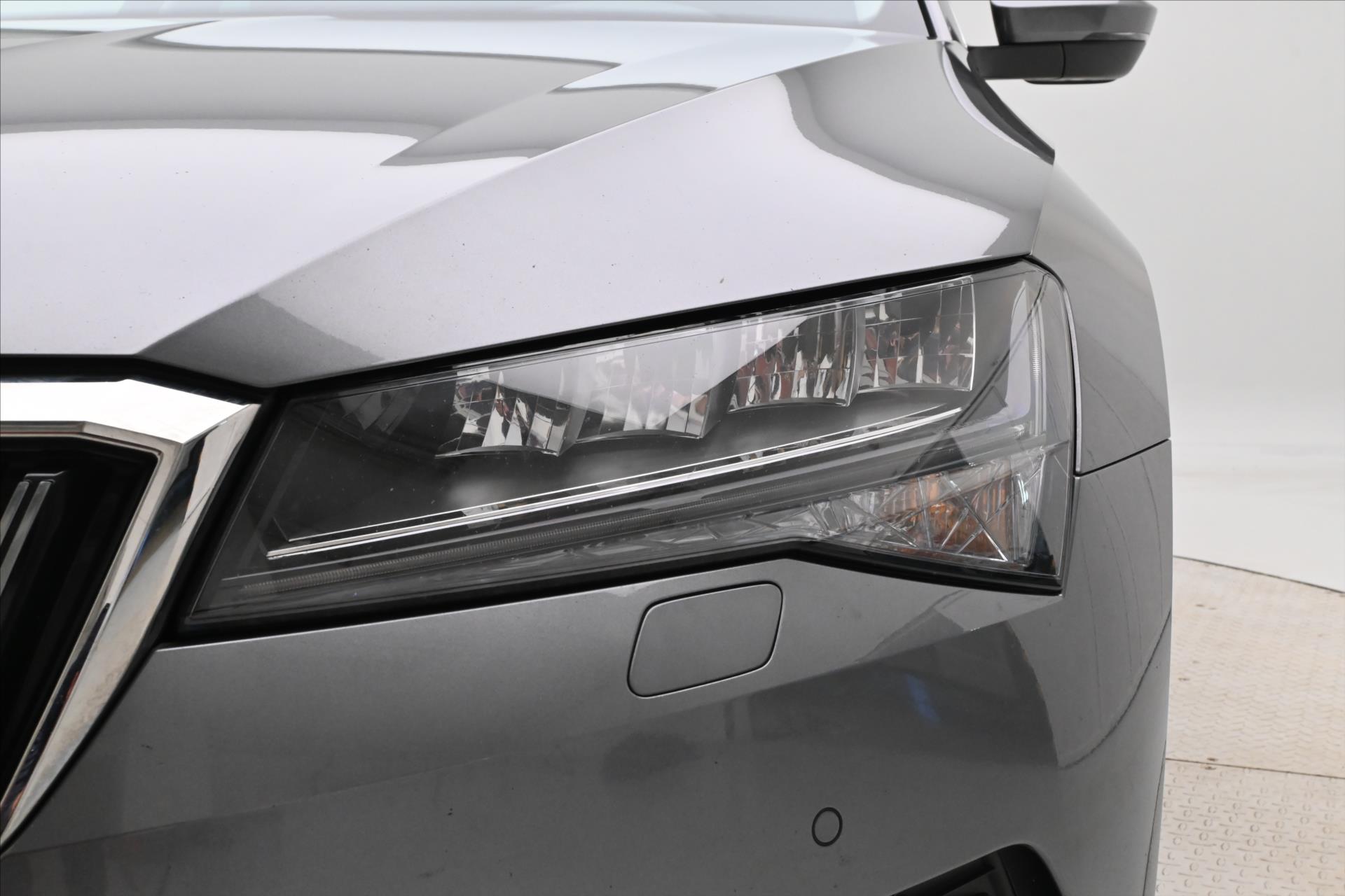 Hlavní fotografie vozu Škoda Superb 2,0 TDI 110KW DSG STYLE Záruka až 5 let (28)