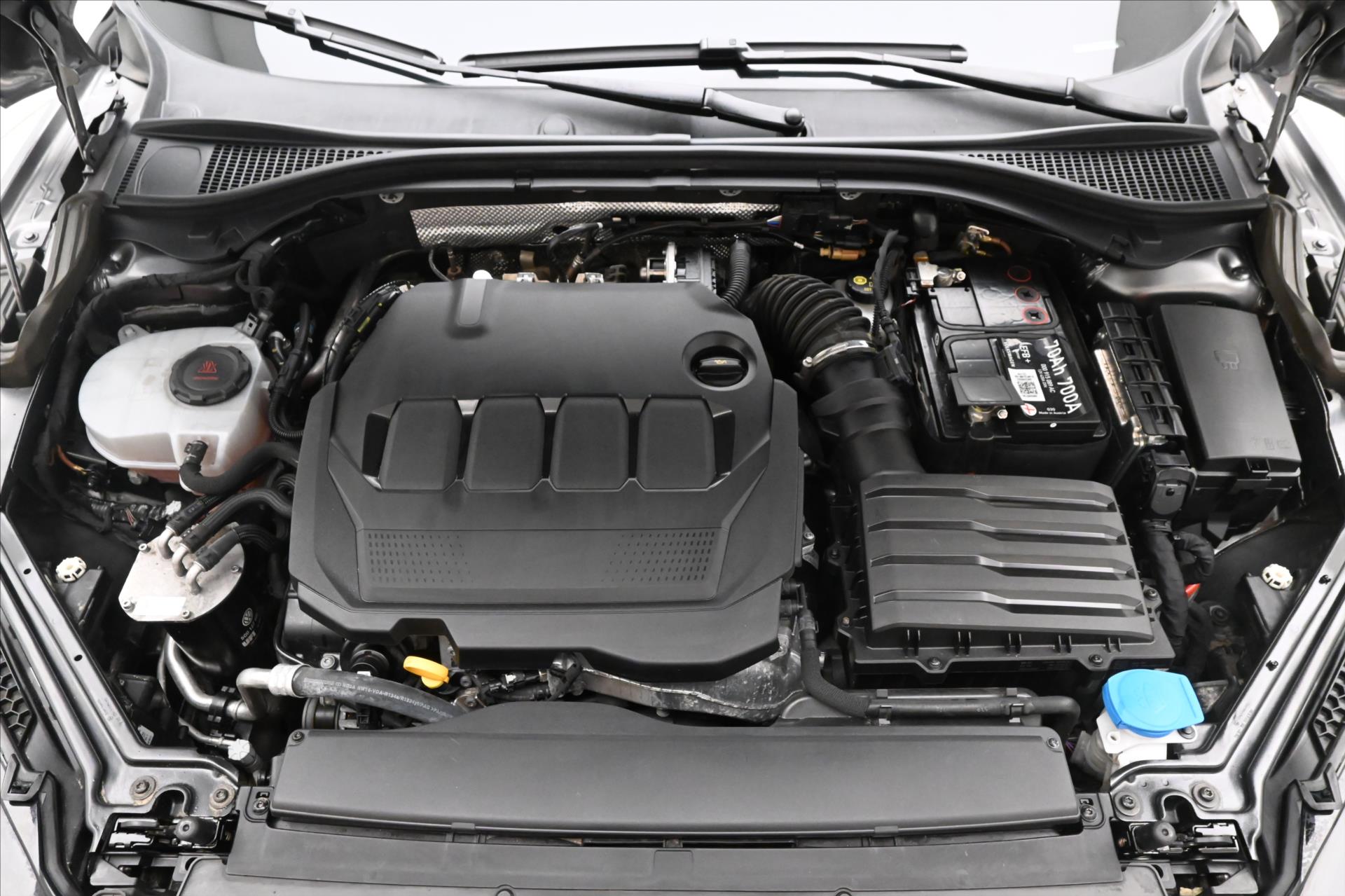 Hlavní fotografie vozu Škoda Superb 2,0 TDI 110KW DSG STYLE Záruka až 5 let (9)