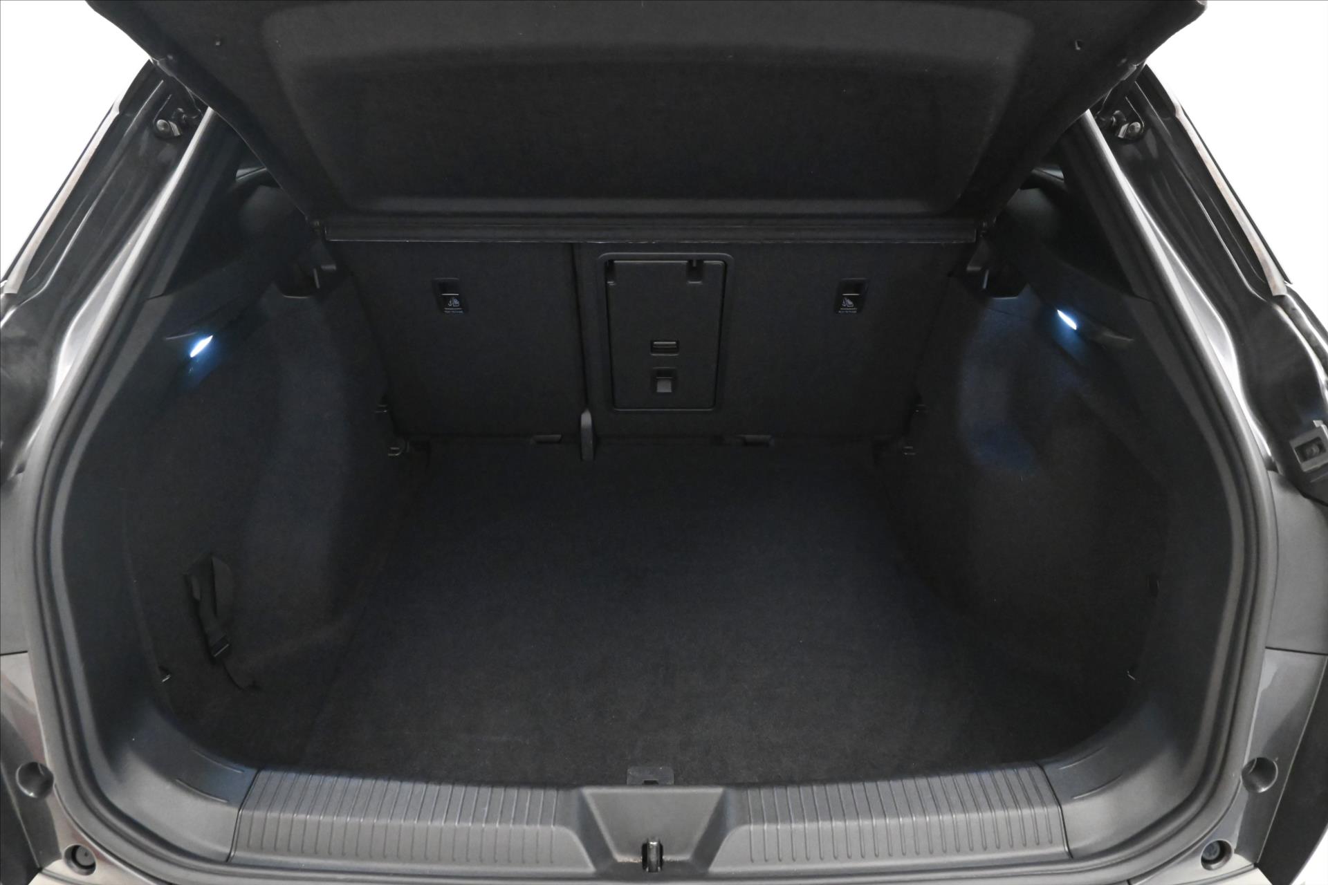 Main photo of the car Volkswagen Id.4 150 kW 77kWh PRO SoH 92% Warranty up to 3 years (10)