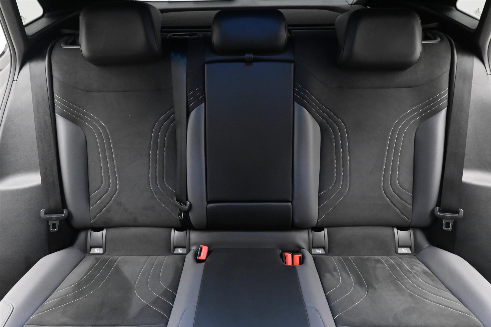 Main photo of the car Volkswagen Id.4 150 kW 77kWh PRO SoH 92% Warranty up to 3 years (26)