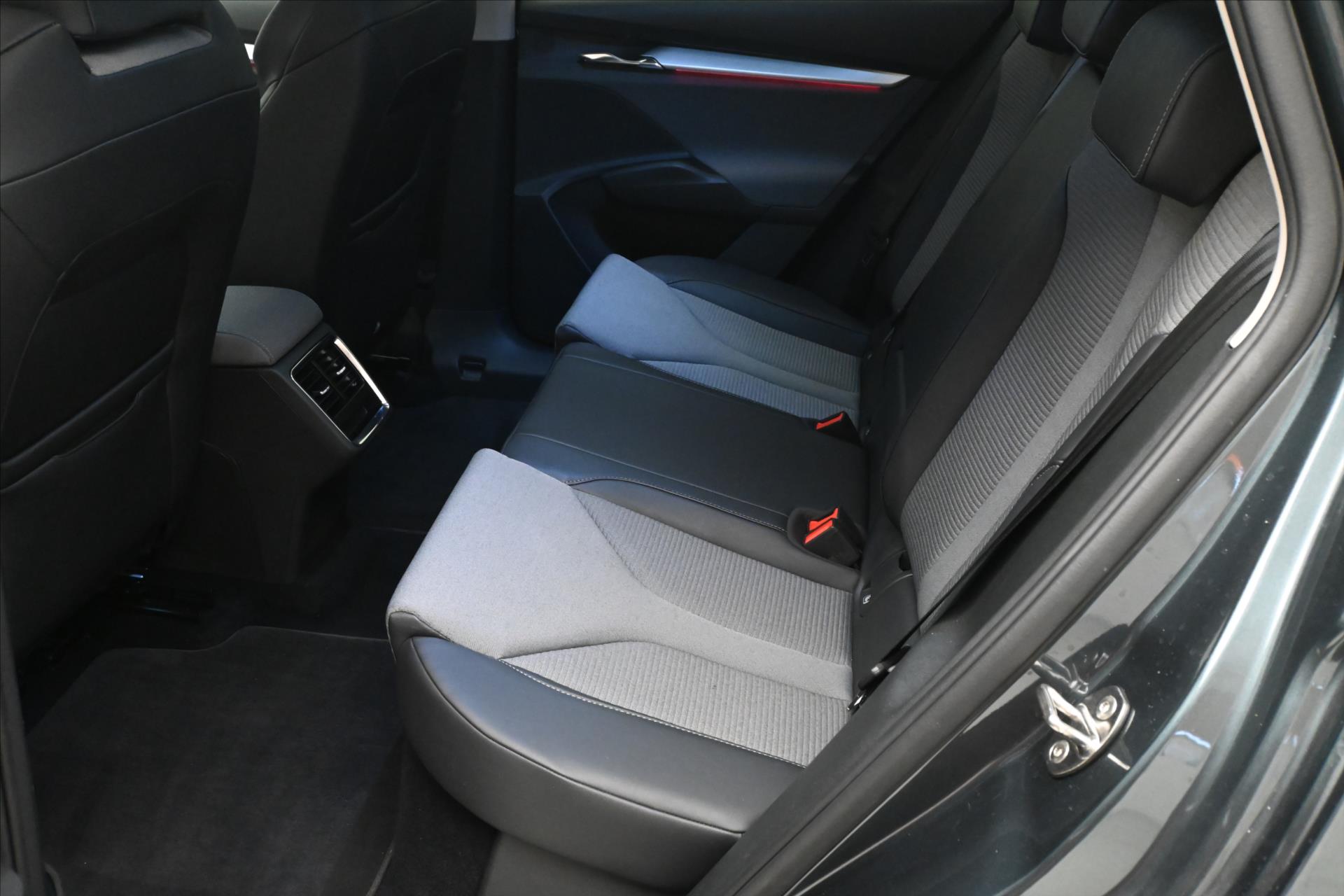 Hlavní fotografie vozu Škoda Enyaq iV 0,0 80 150kW 82kWh SoH 91% VŮZ PŘIPRAVUJEME K PRODEJI (14)