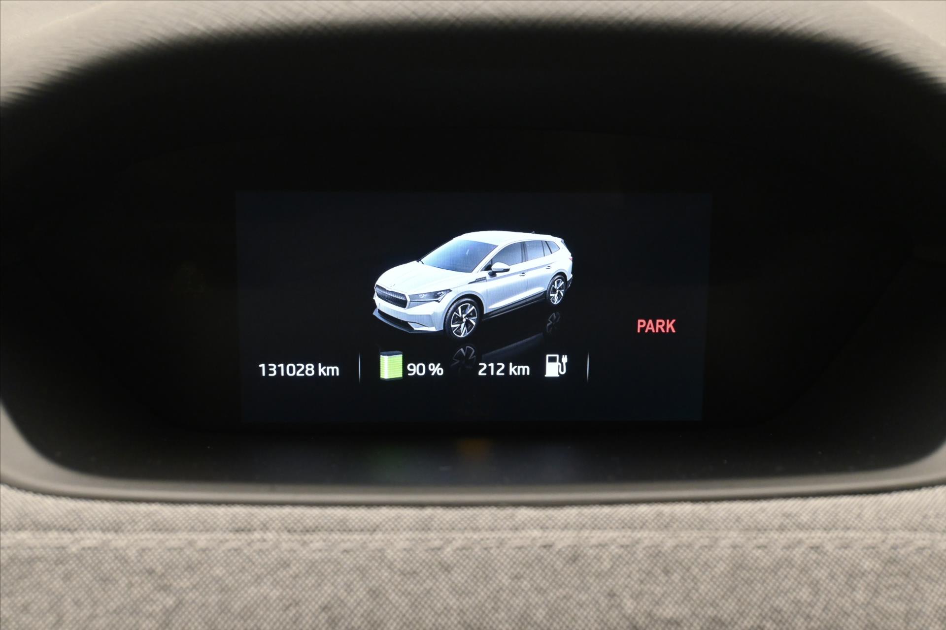 Hlavní fotografie vozu Škoda Enyaq iV 0,0 80 150kW 82kWh SoH 91% VŮZ PŘIPRAVUJEME K PRODEJI (16)