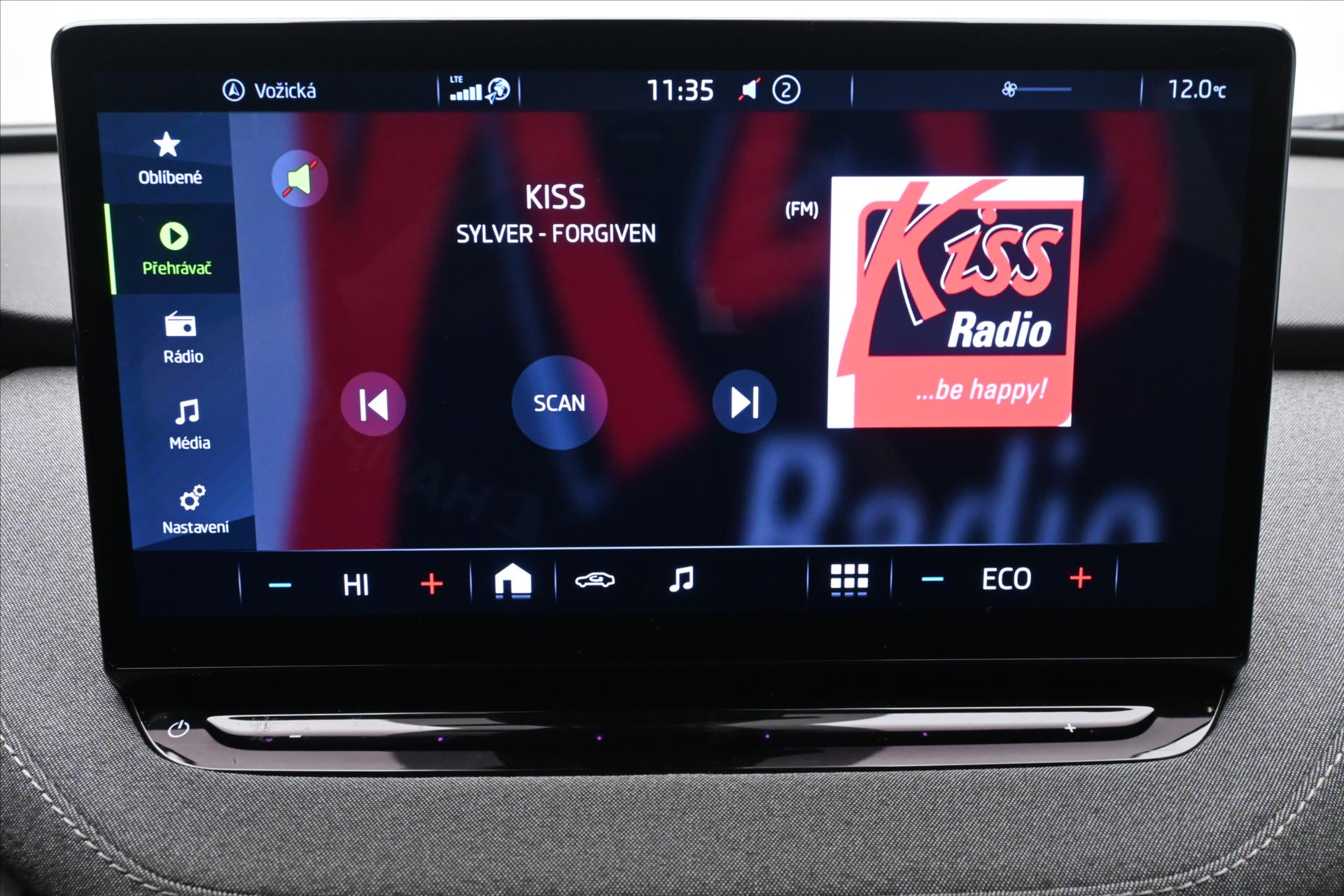 Hlavní fotografie vozu Škoda Enyaq iV 0,0 80 150kW 82kWh SoH 91% VŮZ PŘIPRAVUJEME K PRODEJI (19)