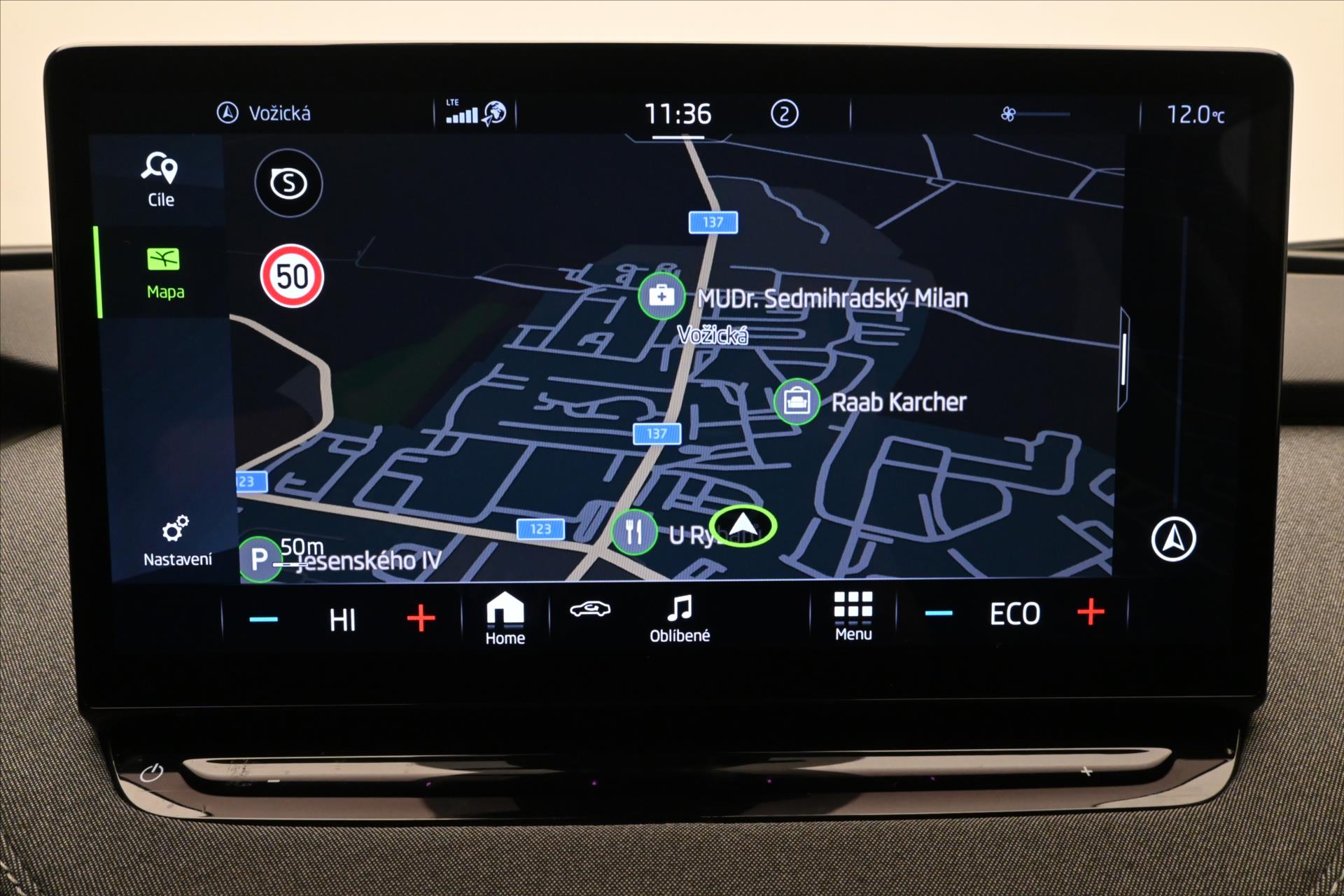 Hlavní fotografie vozu Škoda Enyaq iV 0,0 80 150kW 82kWh SoH 91% VŮZ PŘIPRAVUJEME K PRODEJI (21)