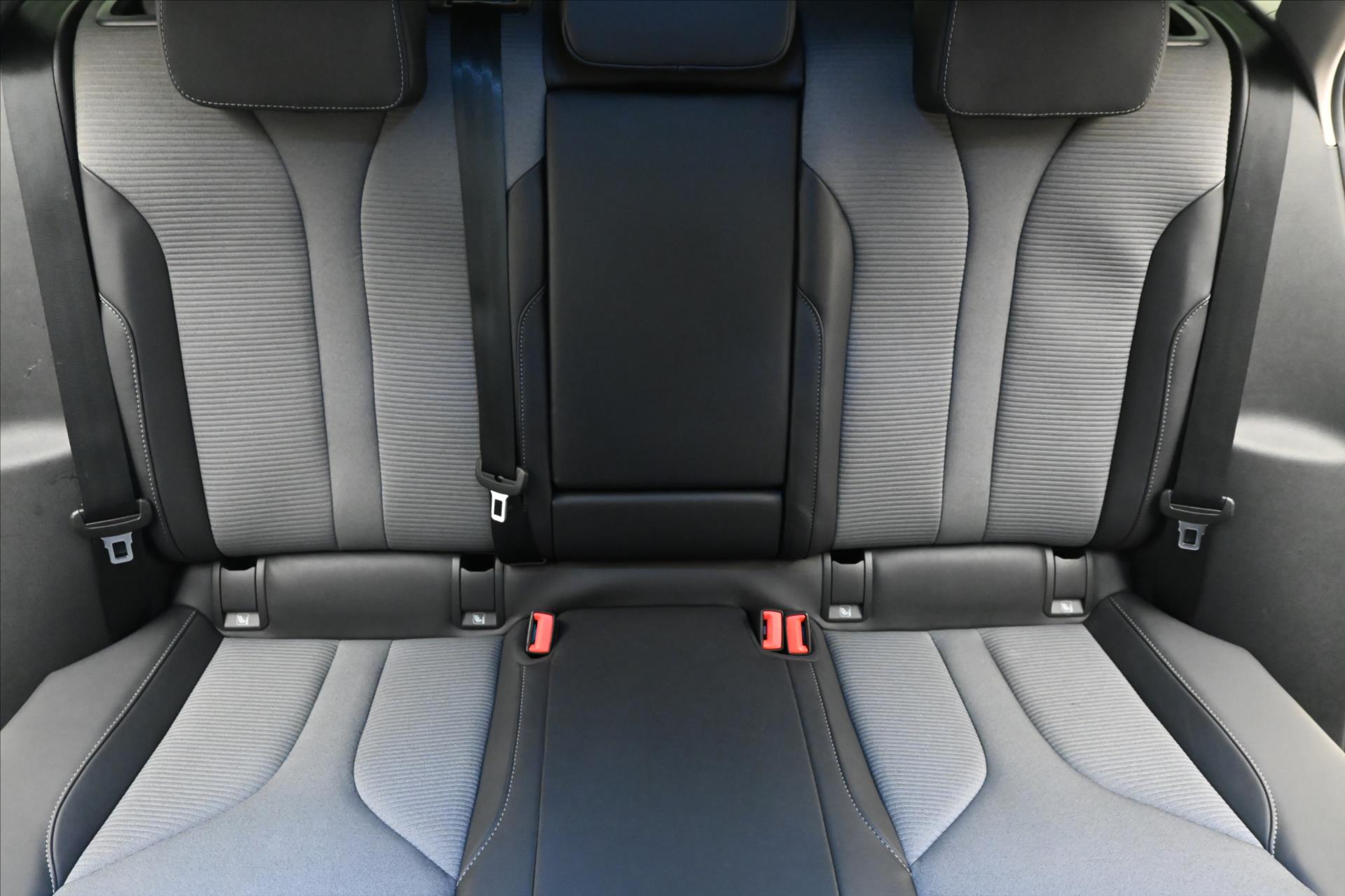 Hlavní fotografie vozu Škoda Enyaq iV 0,0 80 150kW 82kWh SoH 91% VŮZ PŘIPRAVUJEME K PRODEJI (28)