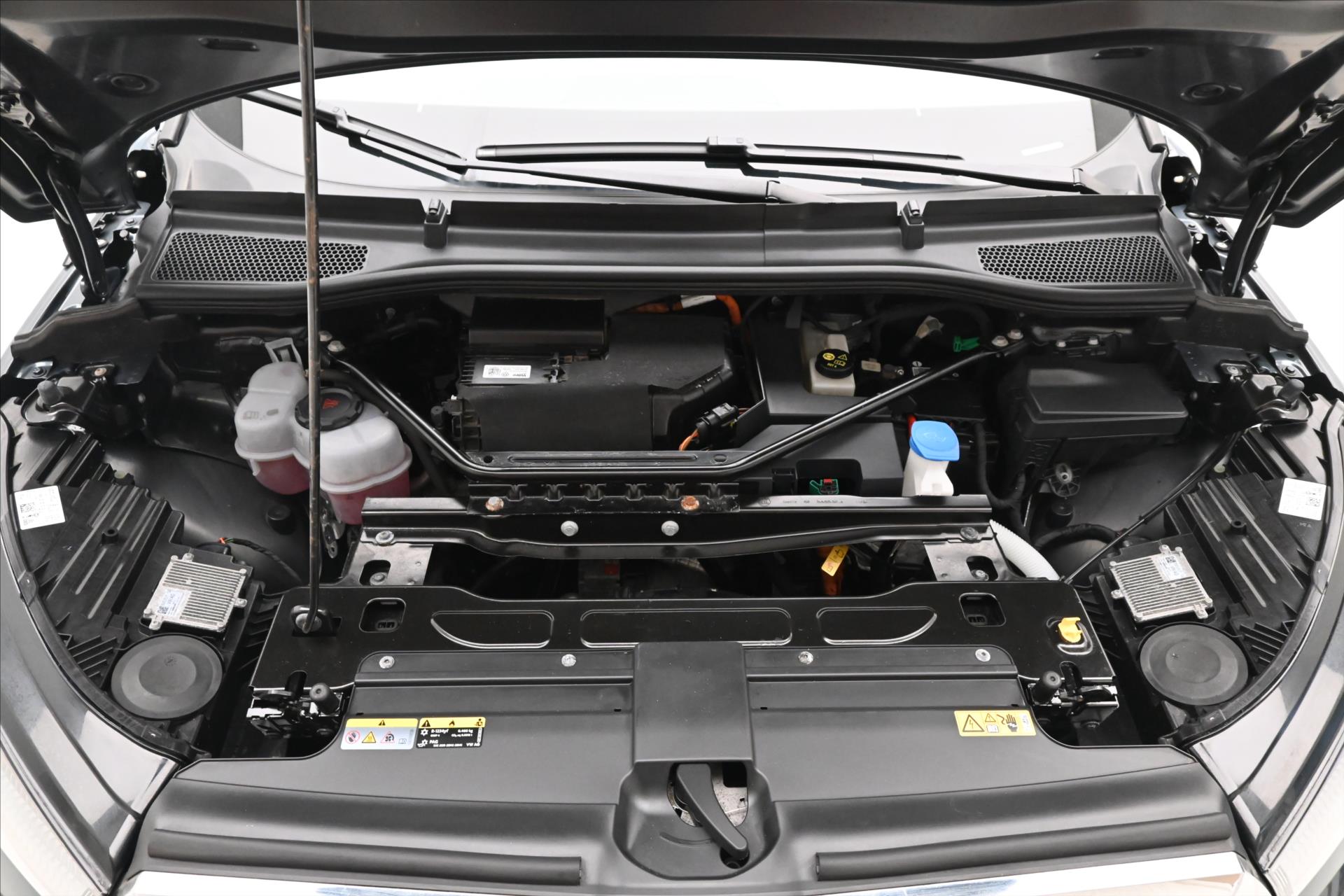 Hlavní fotografie vozu Škoda Enyaq iV 0,0 80 150kW 82kWh SOH91% VŮZ PŘIPRAVUJEME K PRODEJI (9)