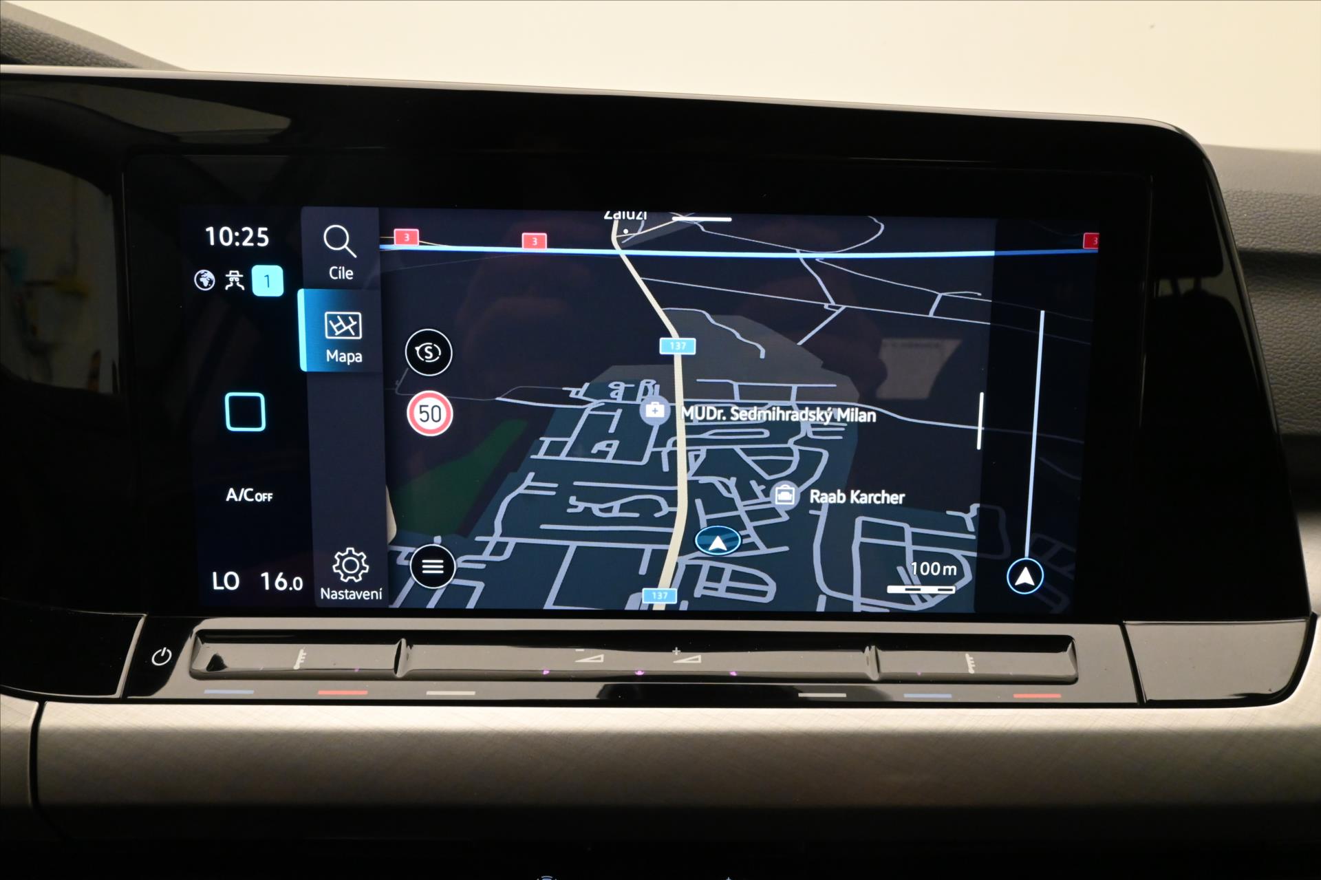 Hlavní fotografie vozu Volkswagen Golf 2,0 TDI 85 kW Life ACC Záruka až 5 let (20)