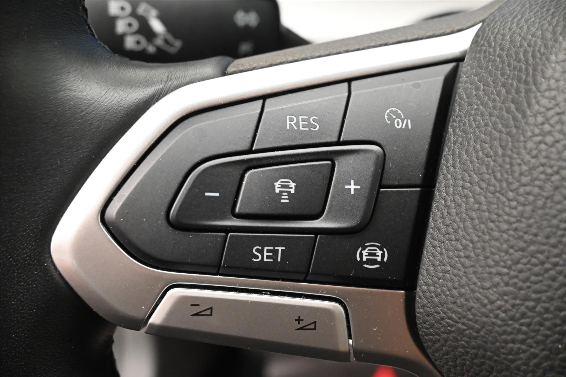 Hlavní fotografie vozu Volkswagen Golf 2,0 TDI 85 kW Life ACC Záruka až 5 let (24)