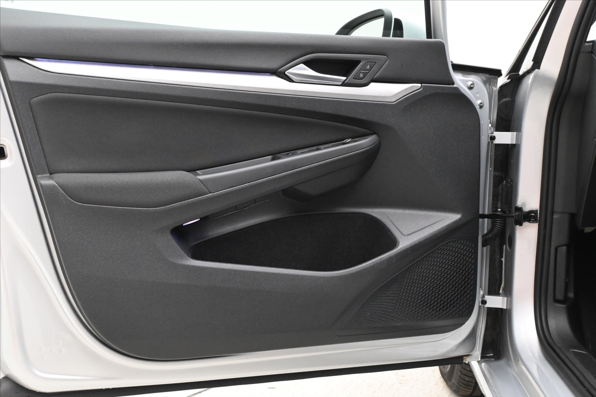 Hlavní fotografie vozu Volkswagen Golf 2,0 TDI 85 kW Life ACC Záruka až 5 let (25)